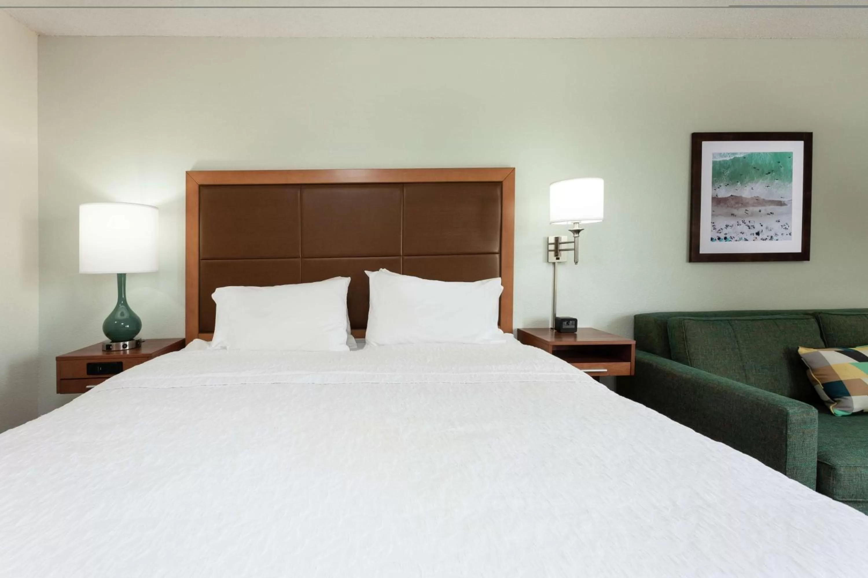 Bed in Hampton Inn Orlando International Drive Convention Center