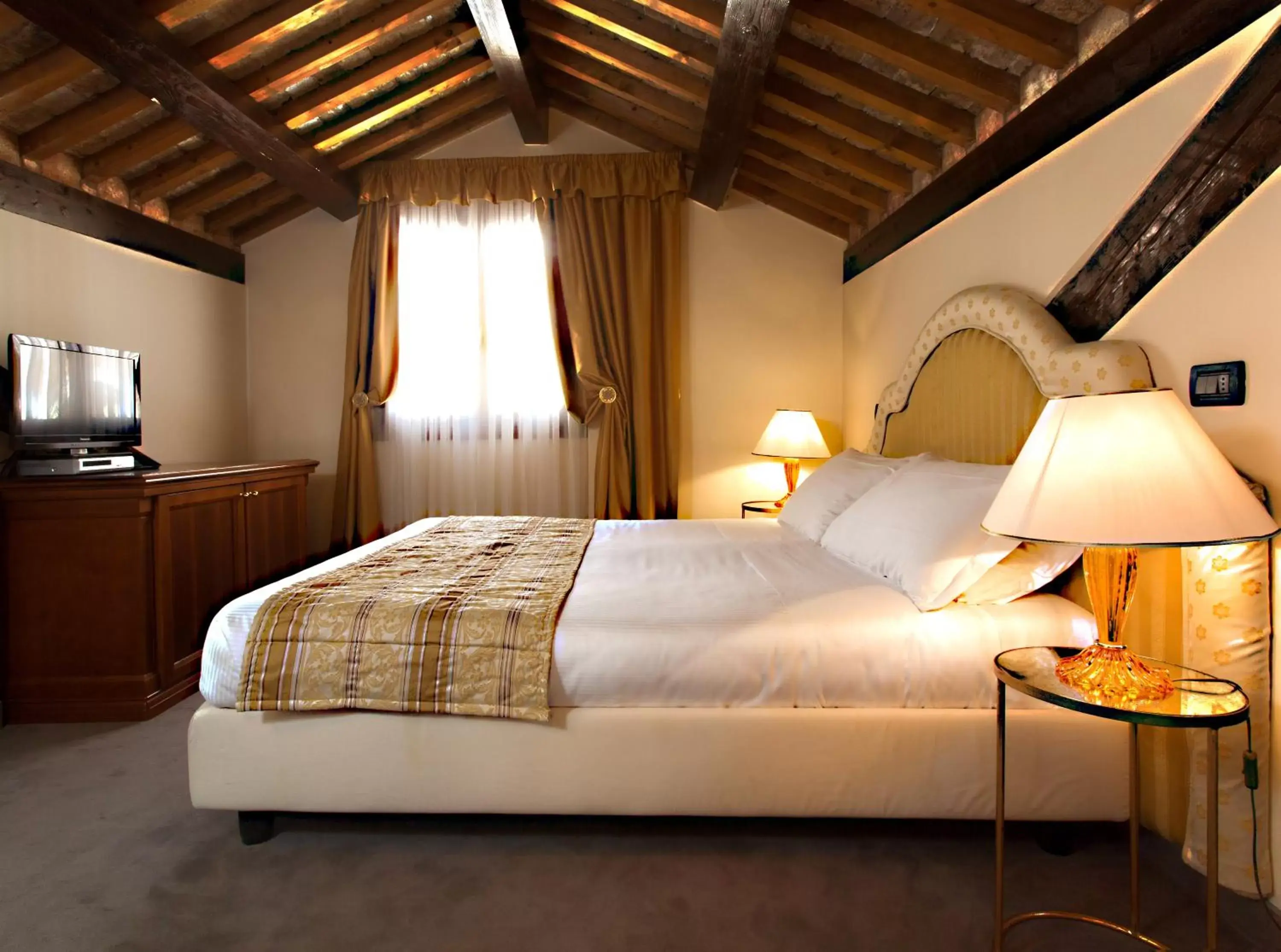 Photo of the whole room, Bed in Ca' San Giorgio B&B