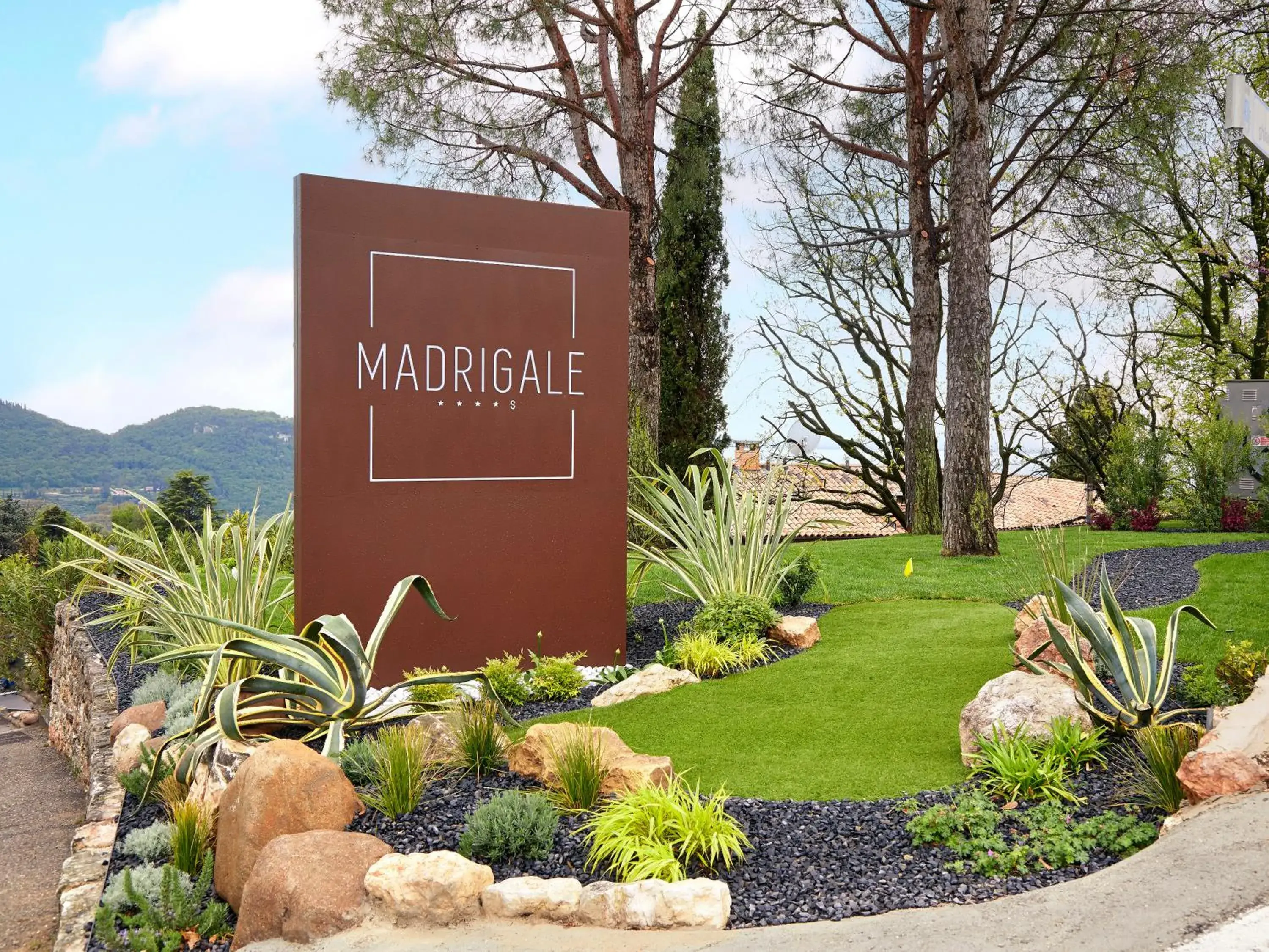 Garden, Property Building in Madrigale Panoramic&Lifestyle Hotel