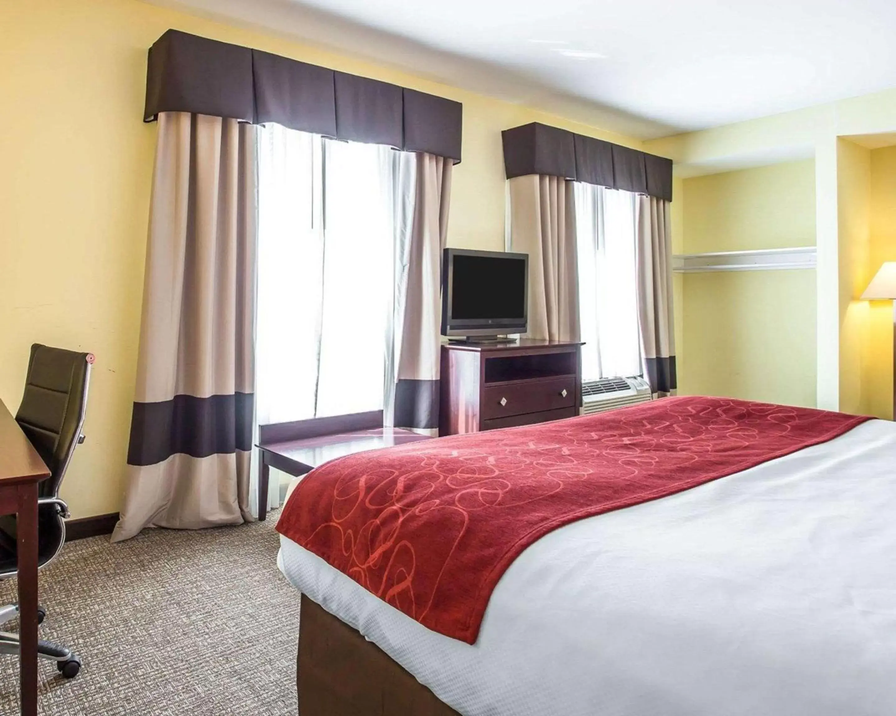 Bedroom, Bed in Comfort Suites Rock Hill Manchester Meadows Area