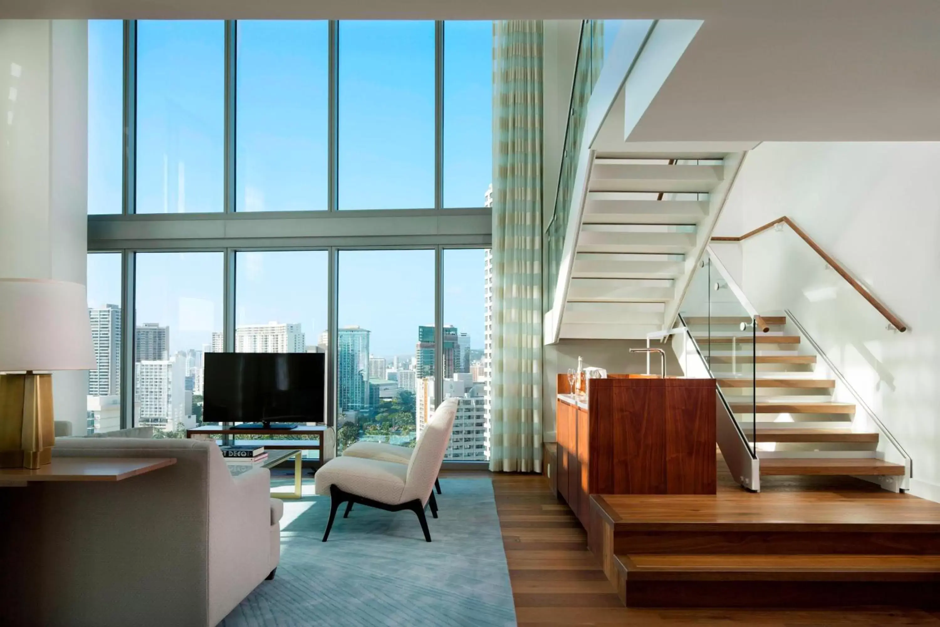 Bedroom, Seating Area in The Ritz-Carlton Residences, Waikiki Beach Hotel