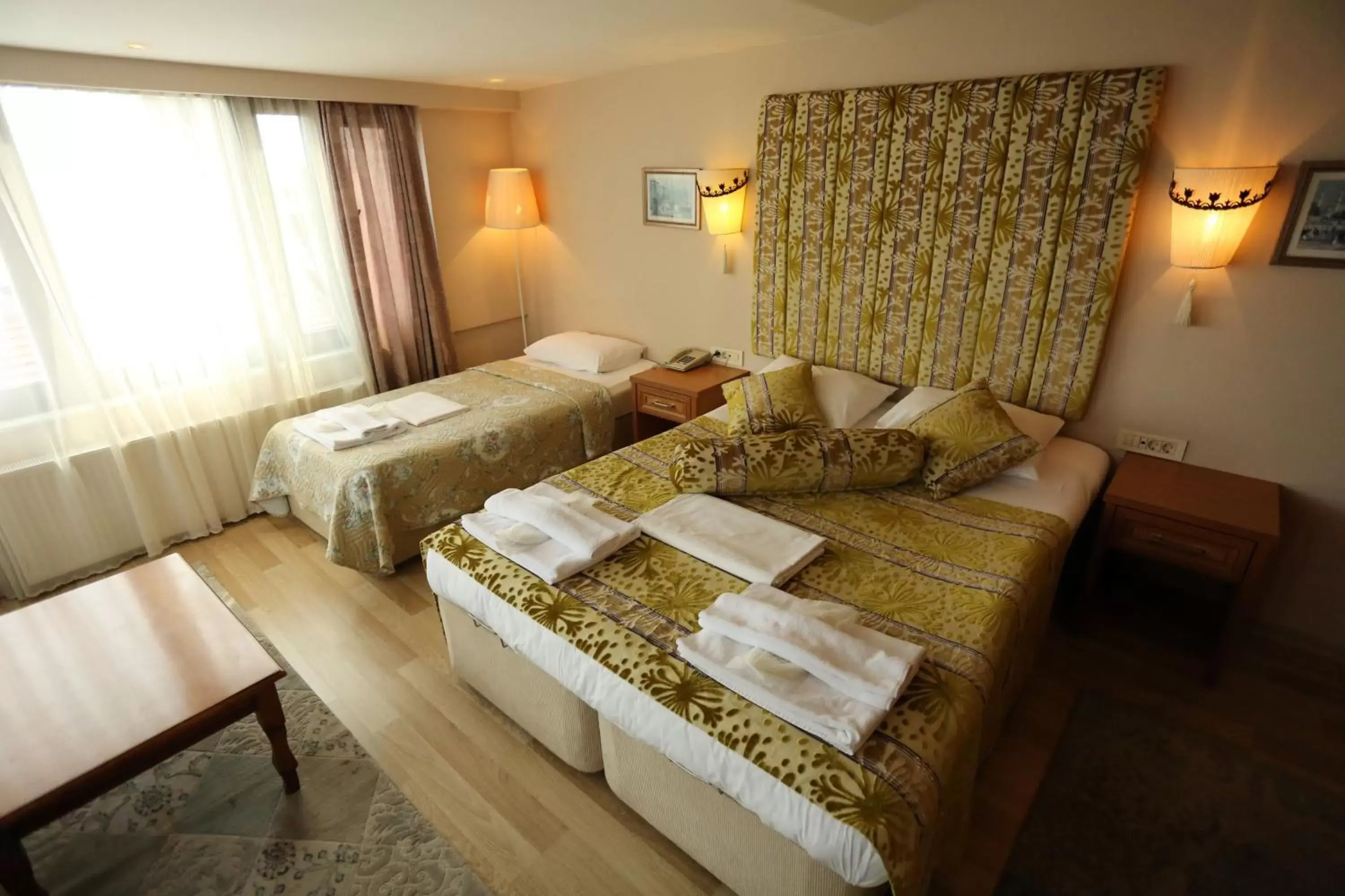 Bed in Hotel Tashkonak Istanbul