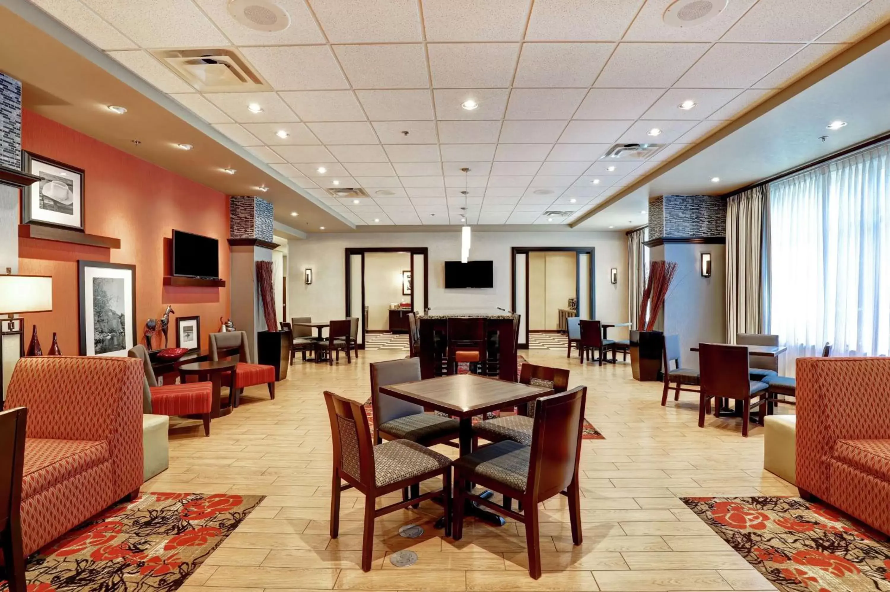 Lobby or reception in Hampton Inn by Hilton Chilliwack Lobby or reception in Hampton Inn by Hilton Chilliwack