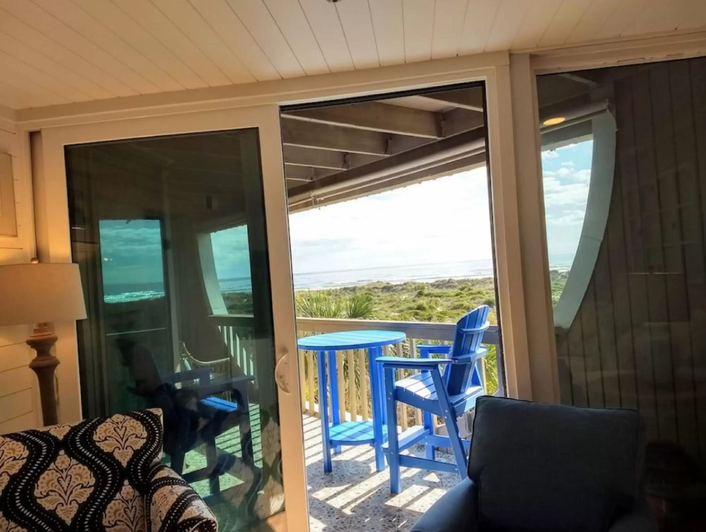 Balcony/Terrace in Hibiscus Oceanfront Resort
