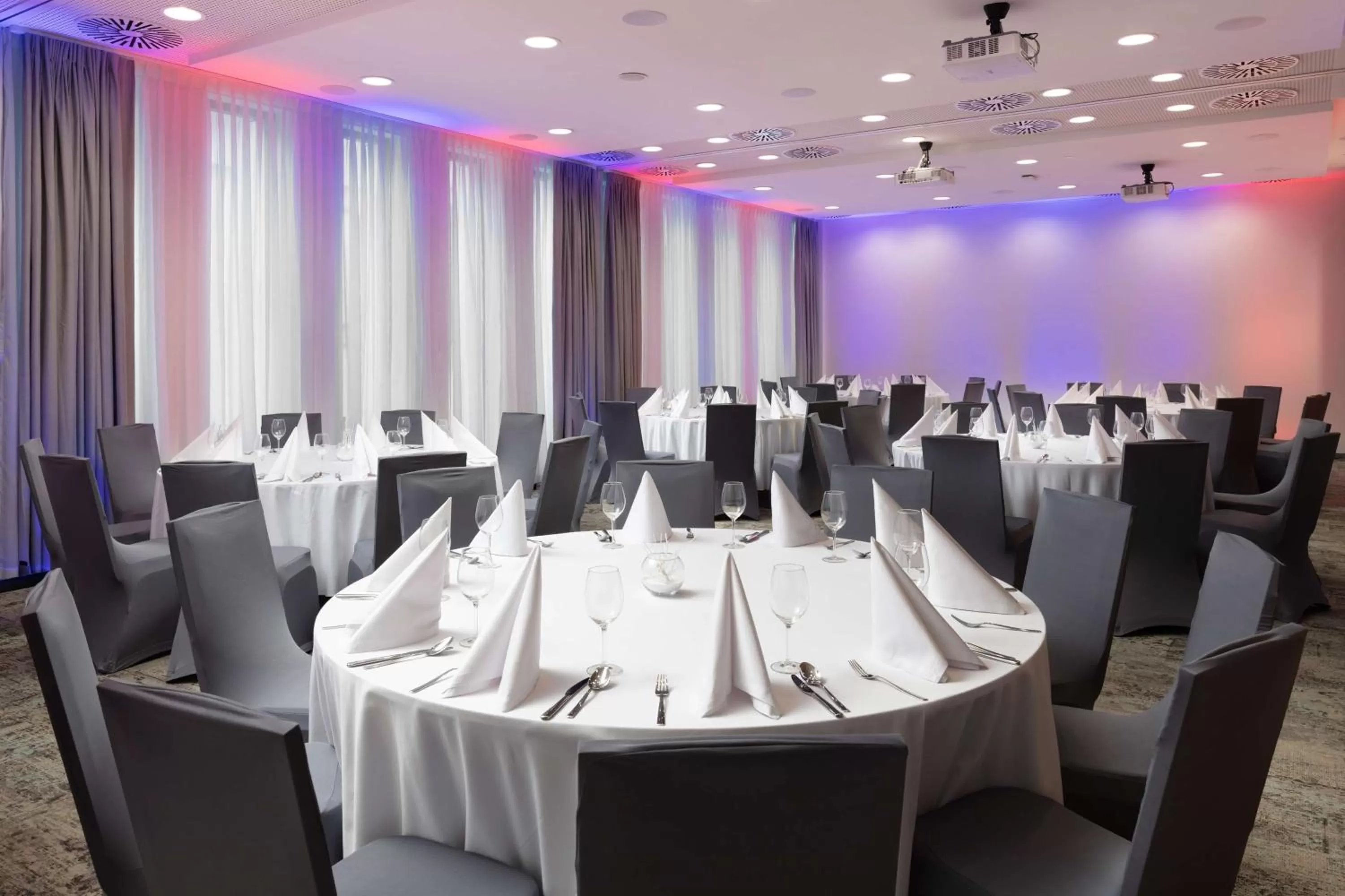 Banquet/Function facilities in Hampton by Hilton Łódź City Center