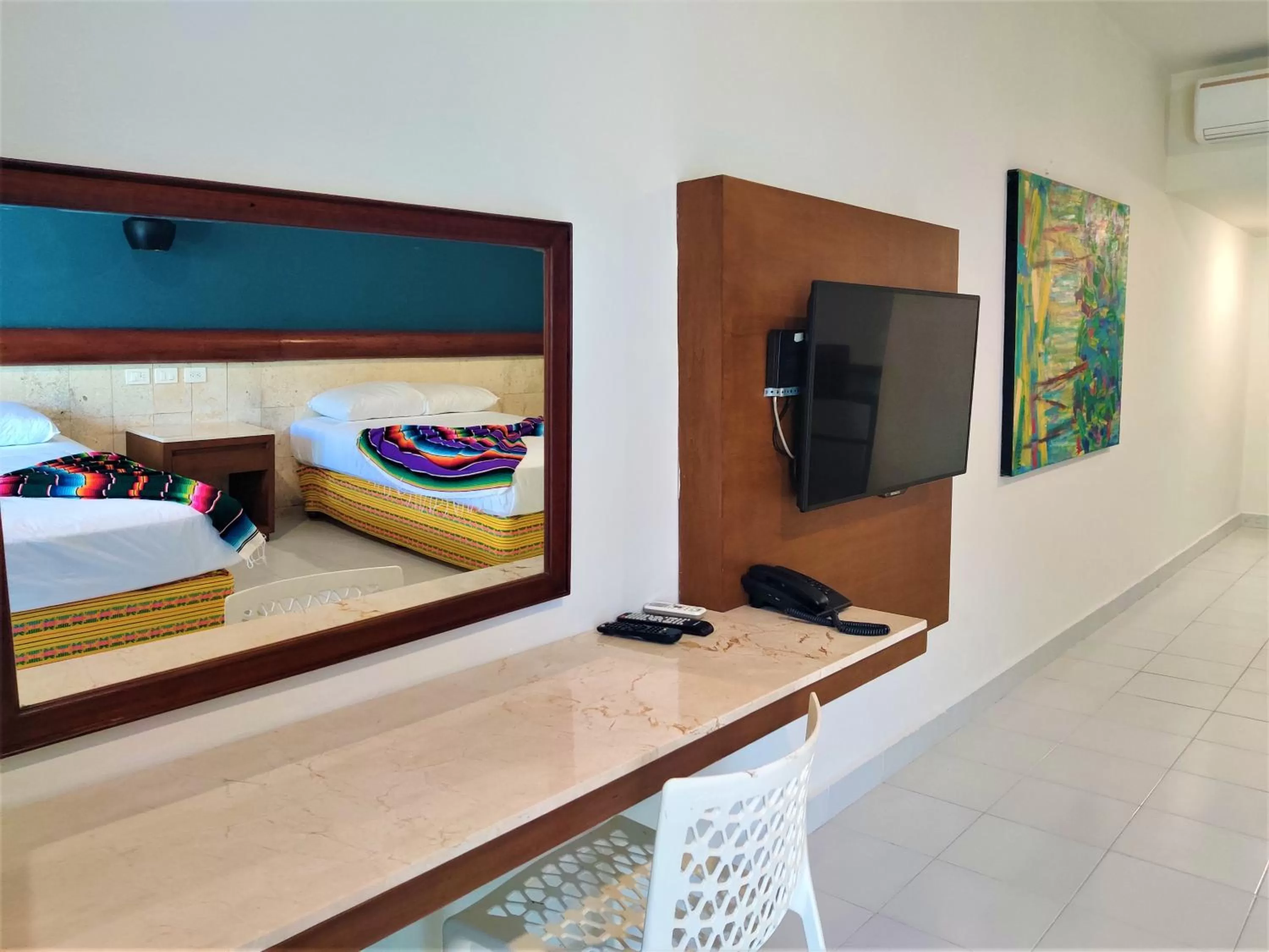 Photo of the whole room, Bed in Hotel Mariachi by Kavia 5th Av