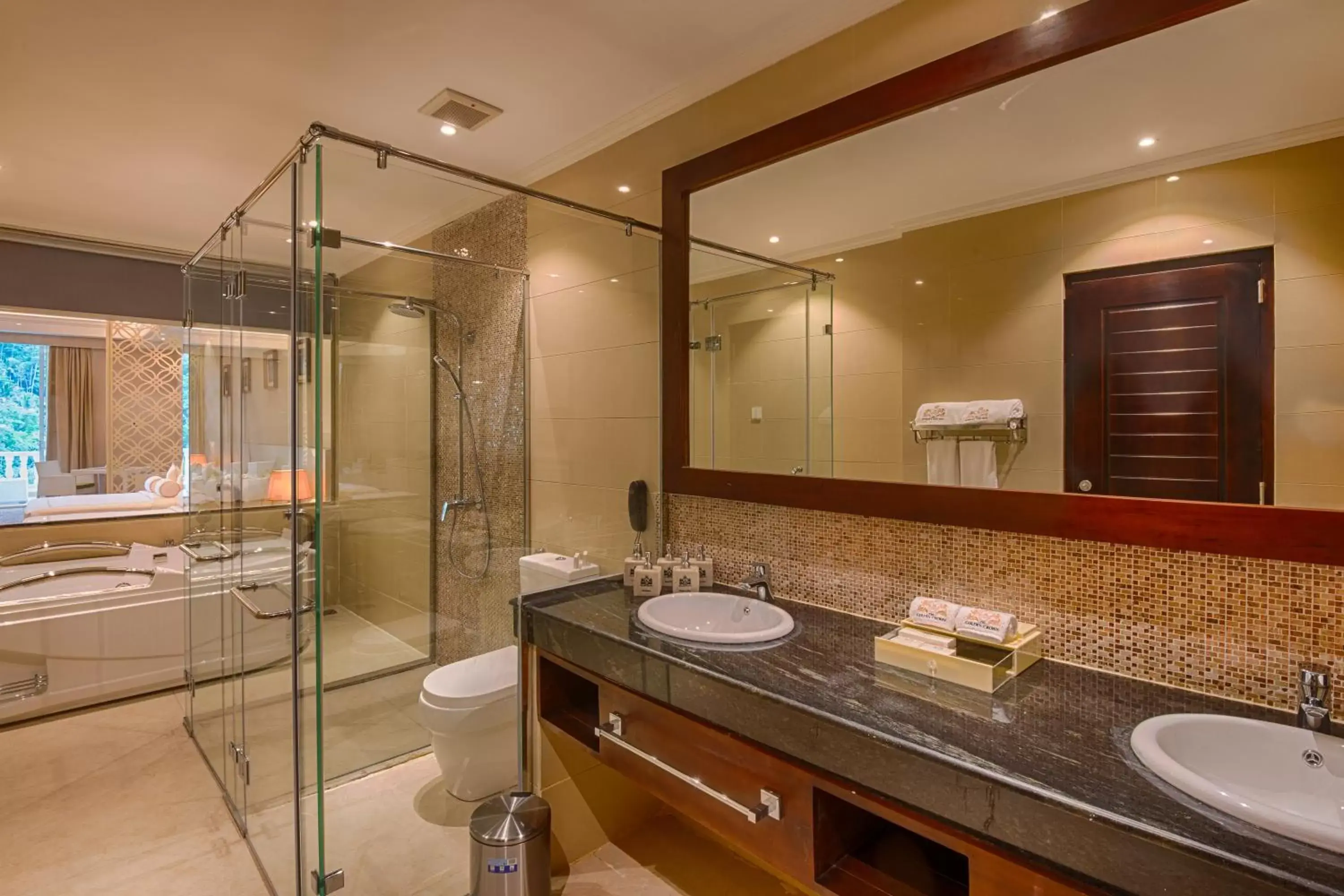 Toilet, Bathroom in The Golden Crown Hotel