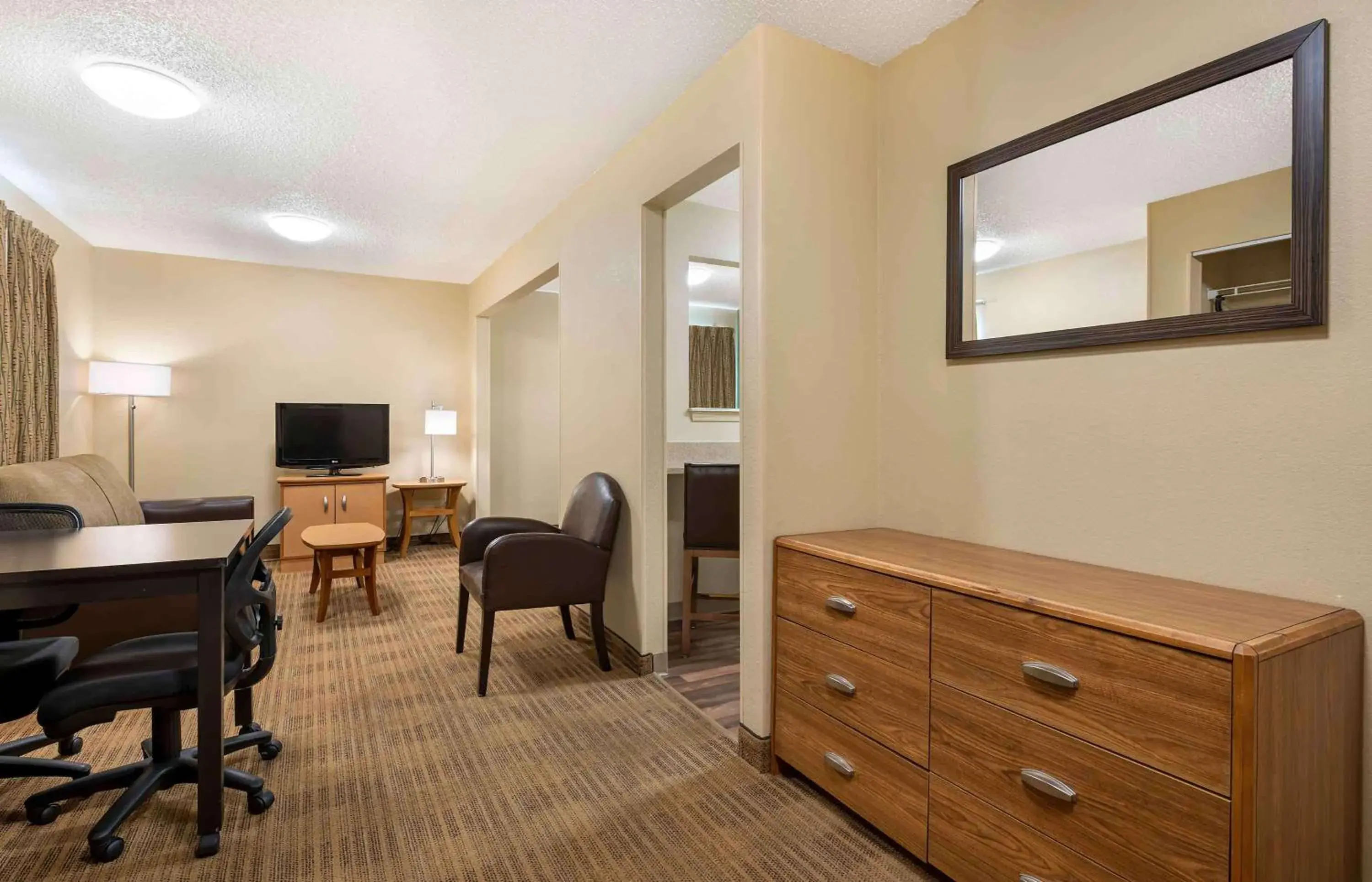 Bedroom, TV/Entertainment Center in Extended Stay America Suites - Indianapolis - Northwest - College Park