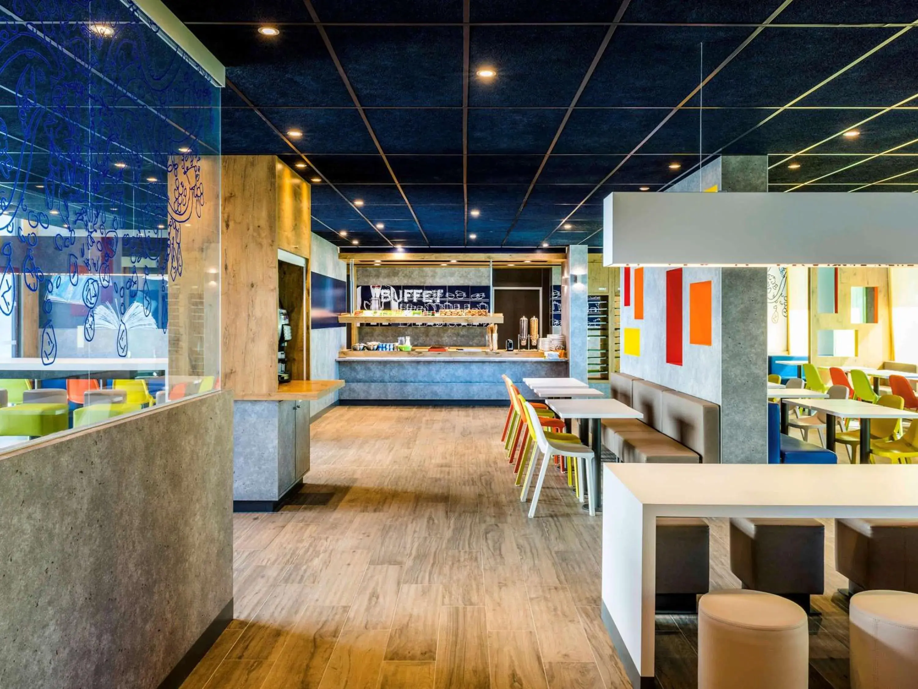 Restaurant/places to eat in ibis budget Saint Quentin Yvelines - Vélodrome Restaurant/places to eat in ibis budget Saint Quentin Yvelines - Vélodrome