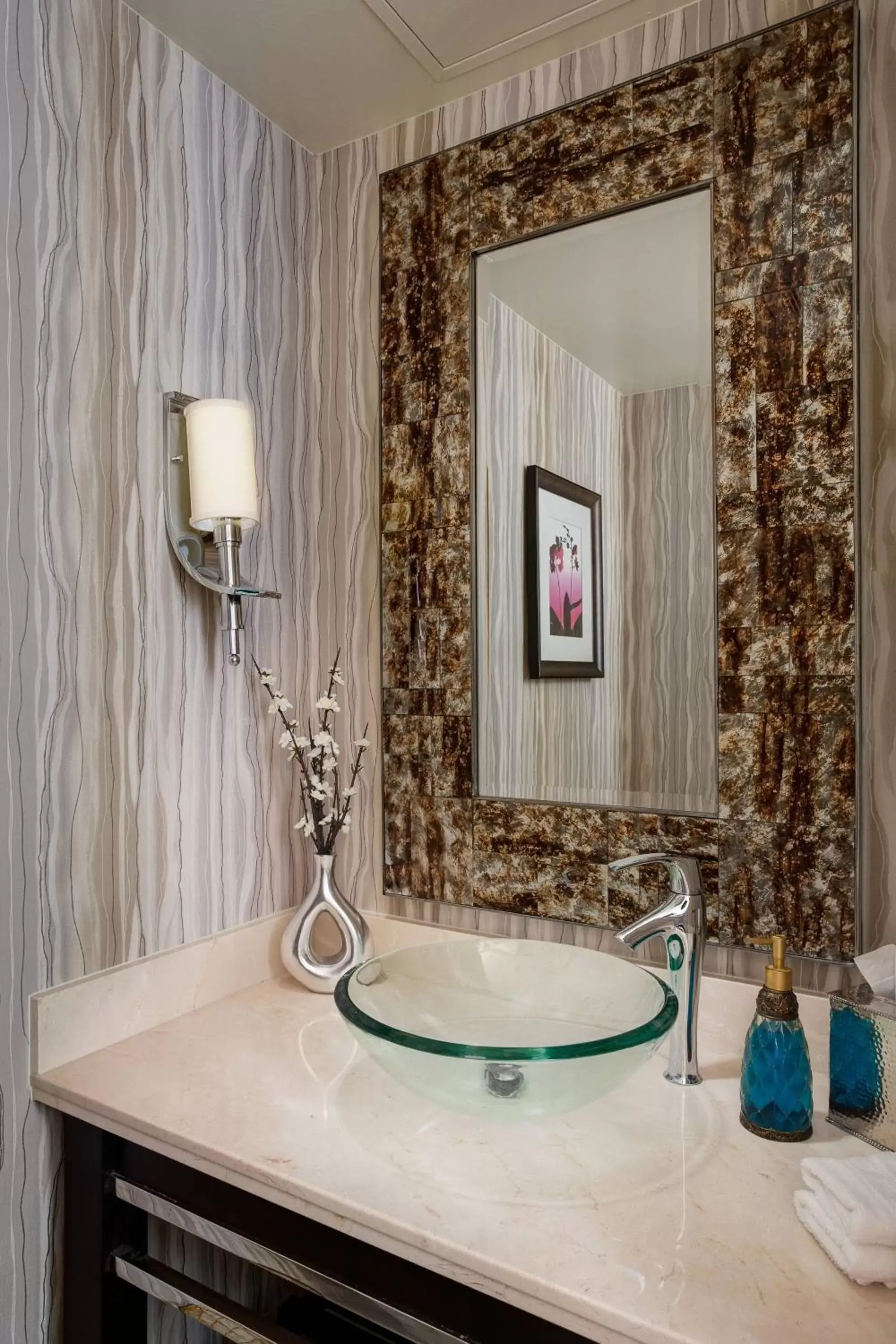 Photo of the whole room, Bathroom in The Woodlands Waterway Marriott Hotel and Convention Center