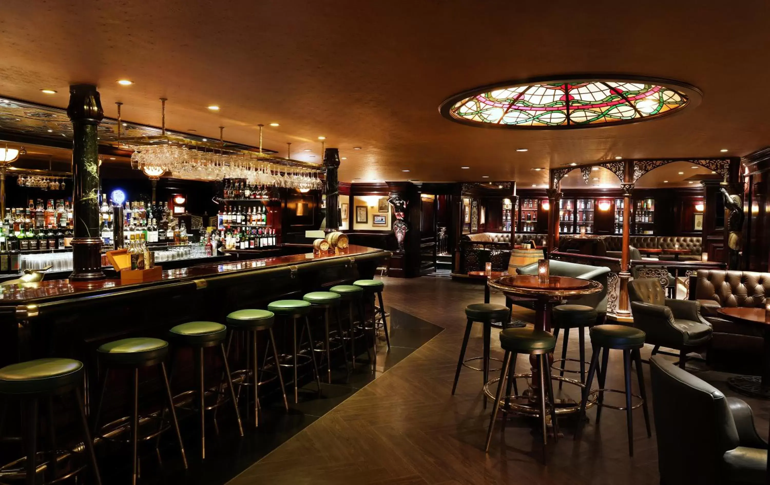 Lounge or bar in InterContinental Grand Stanford Hong Kong by IHG Lounge or bar in InterContinental Grand Stanford Hong Kong by IHG