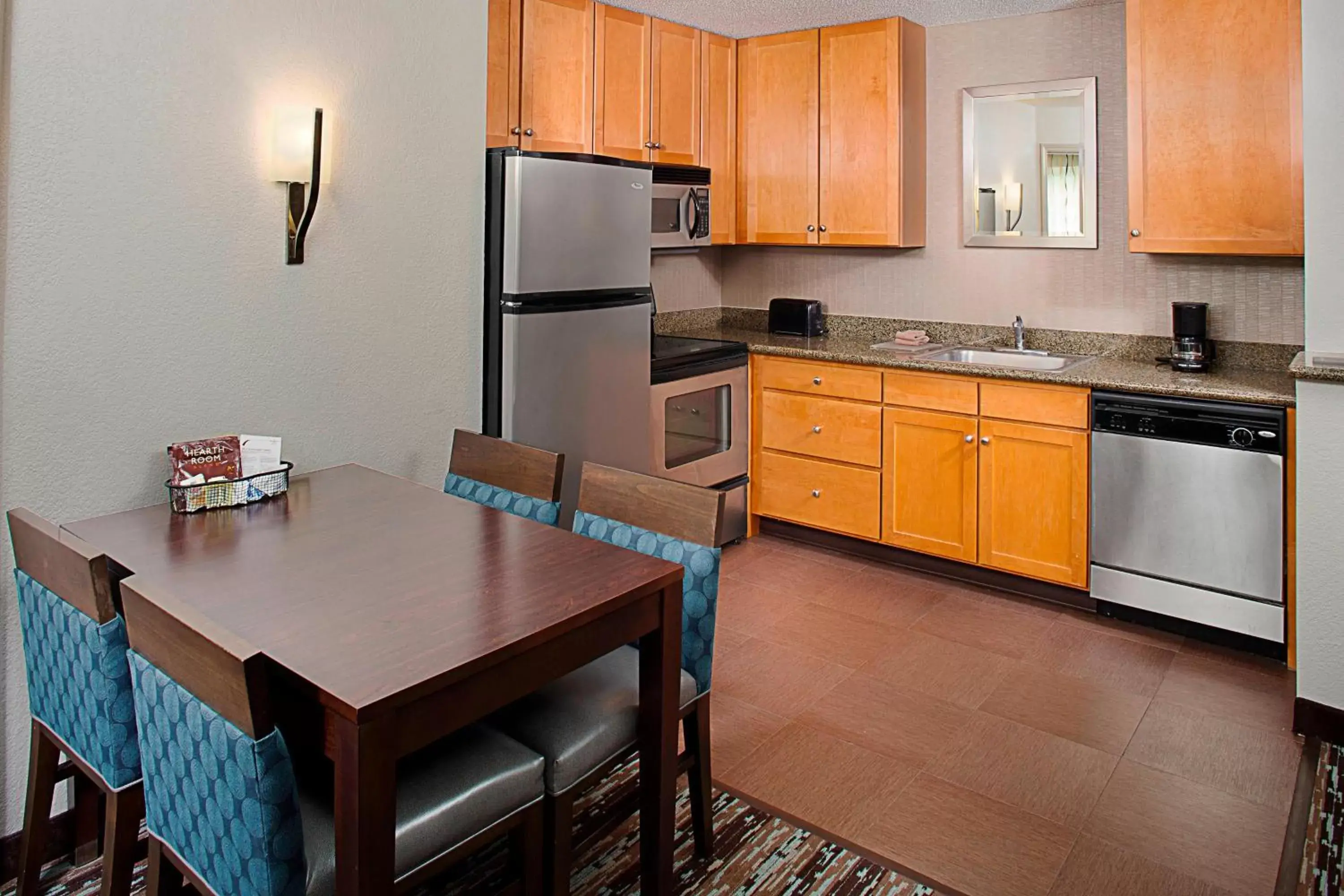 Bedroom, Kitchen/Kitchenette in Residence Inn Worcester