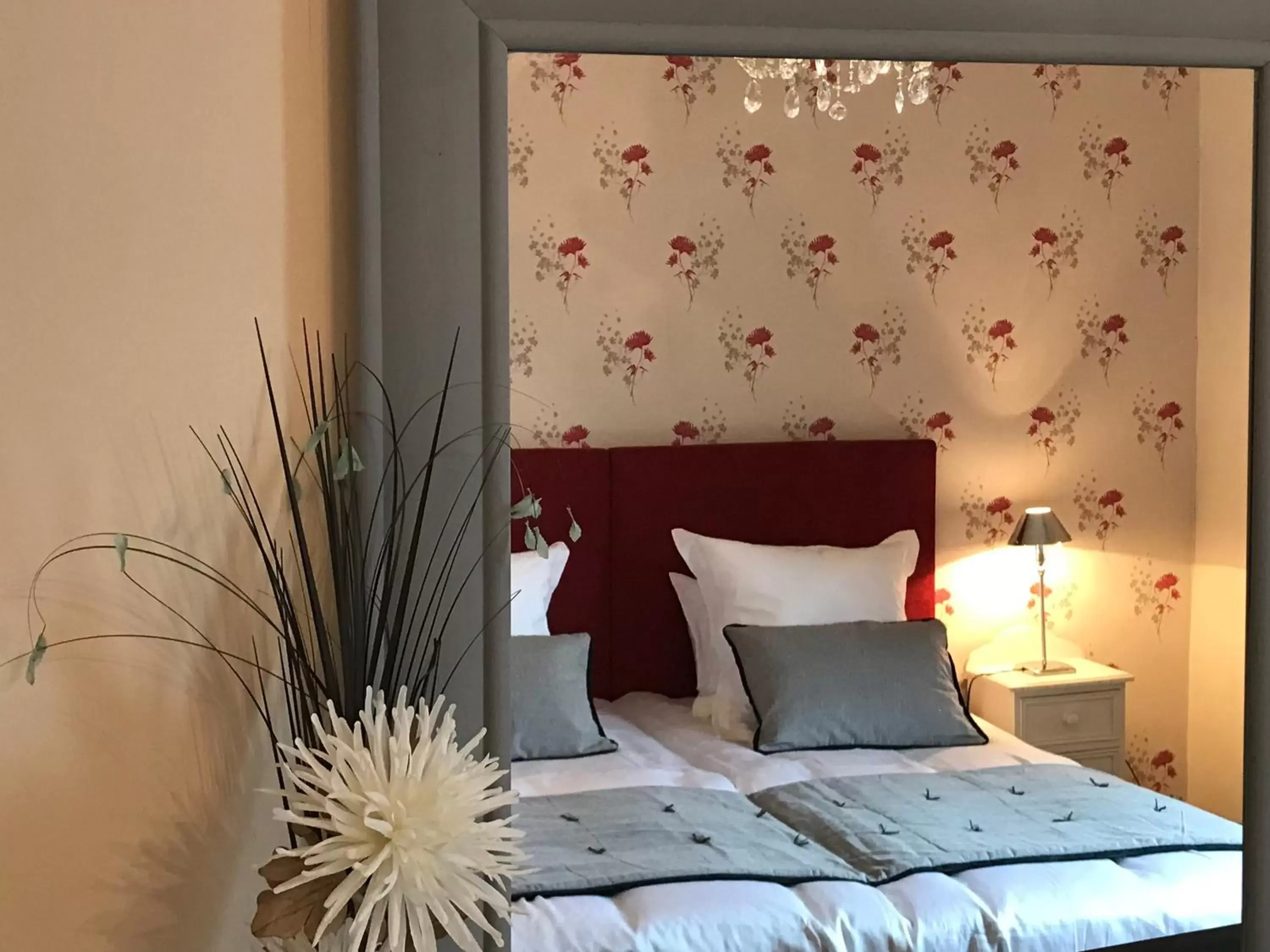 Bedroom, Bed in La Maison de Louisette