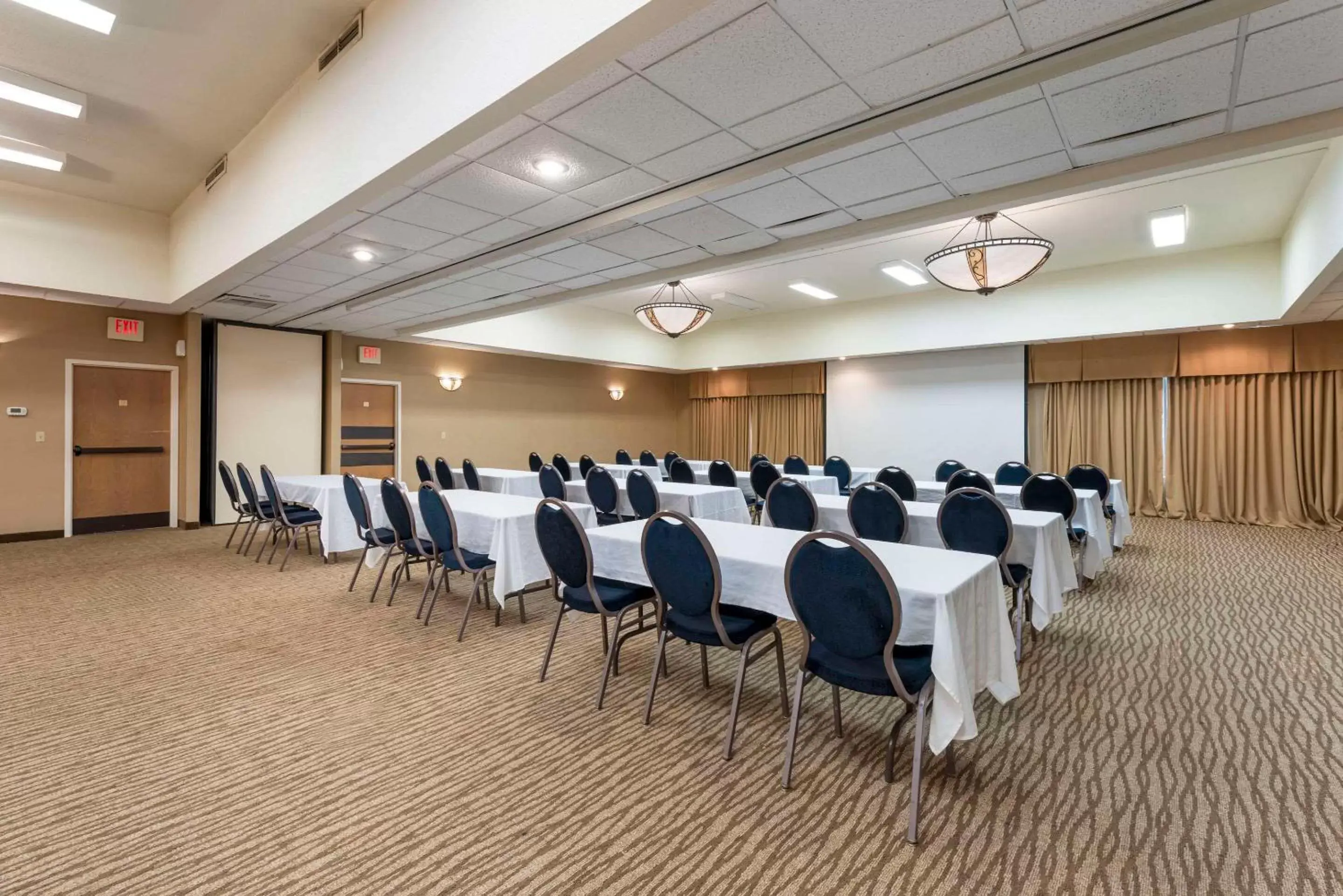 Meeting/conference room in Comfort Inn & Suites Black River Falls I-94