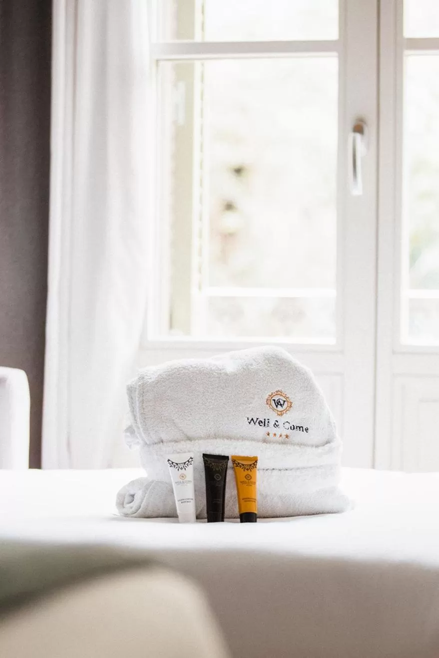 Decorative detail, Bed in Hotel Well and Come Barcelona