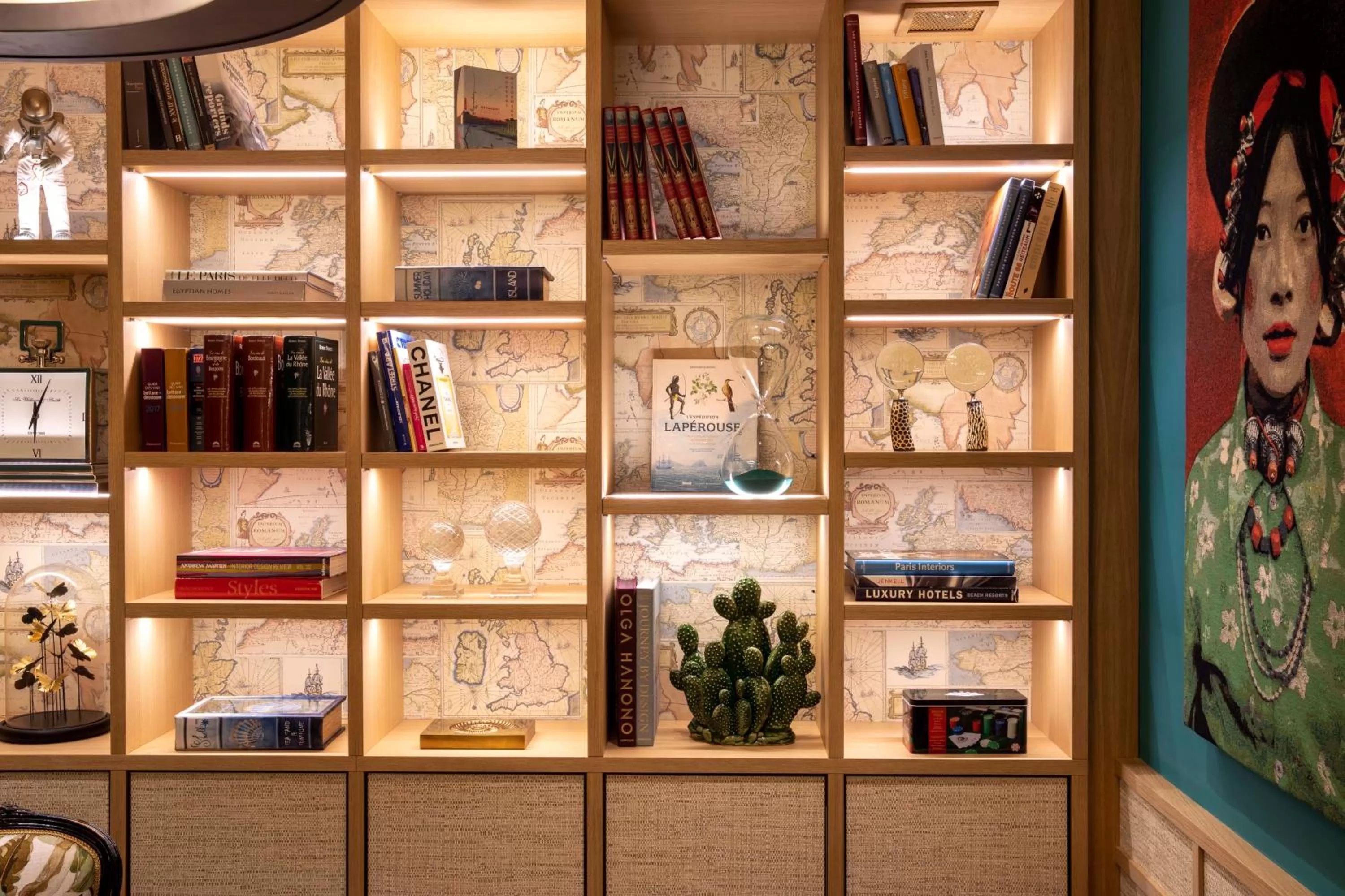 Library in Hotel Phileas Lazare & Spa - Opera