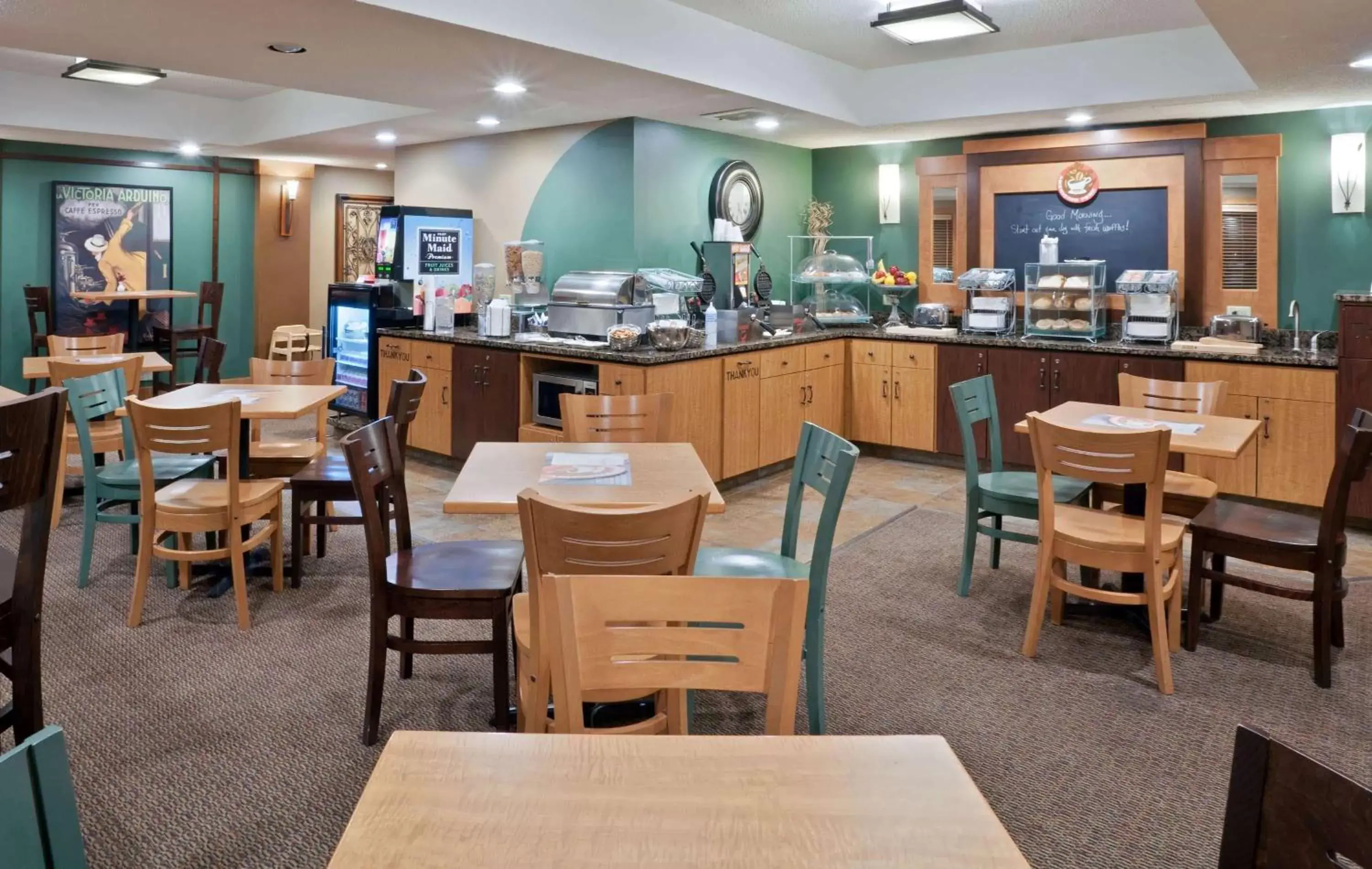 Restaurant/Places to Eat in AmericInn by Wyndham Chanhassen