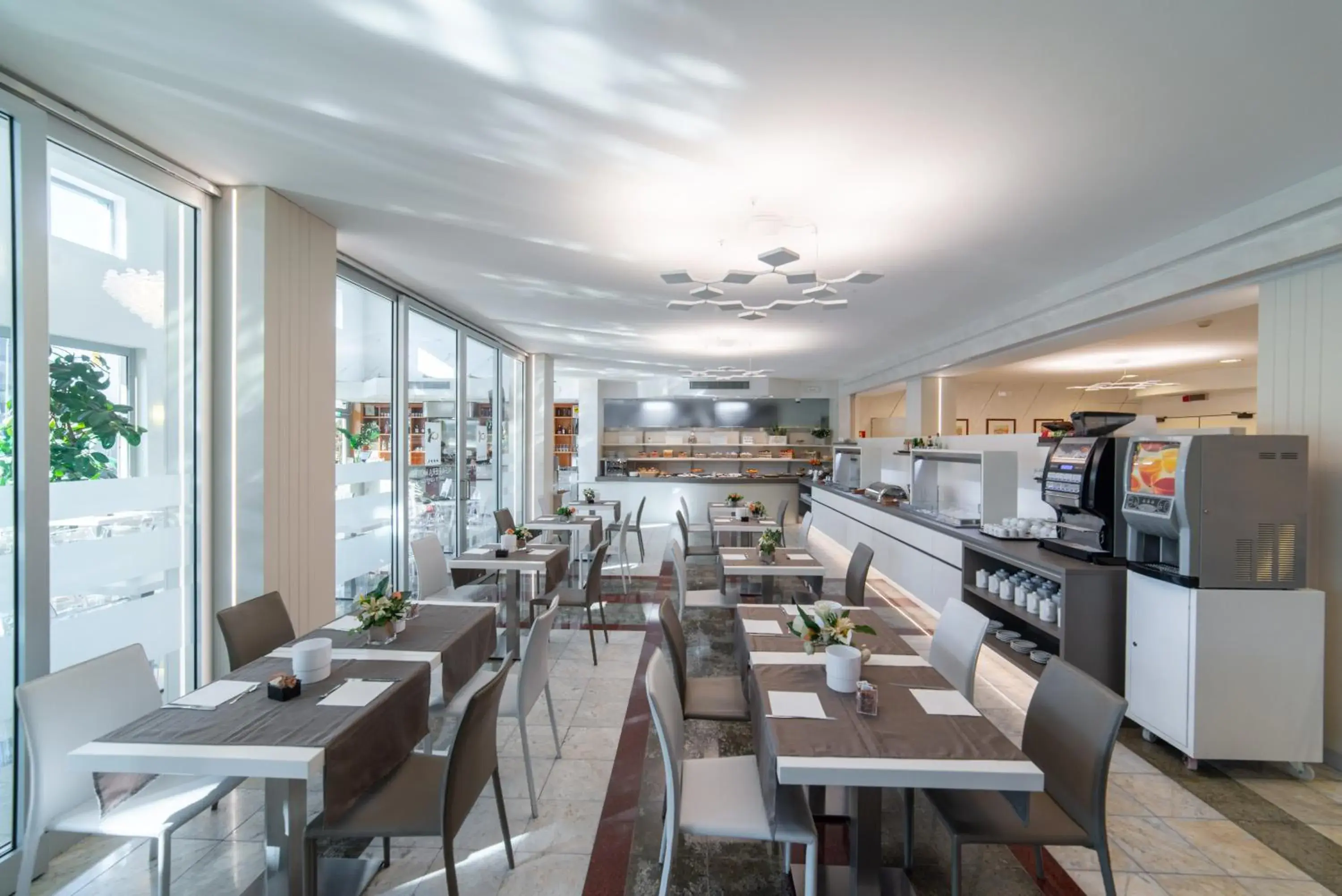 Continental breakfast, Restaurant/Places to Eat in Alfa Fiera Hotel