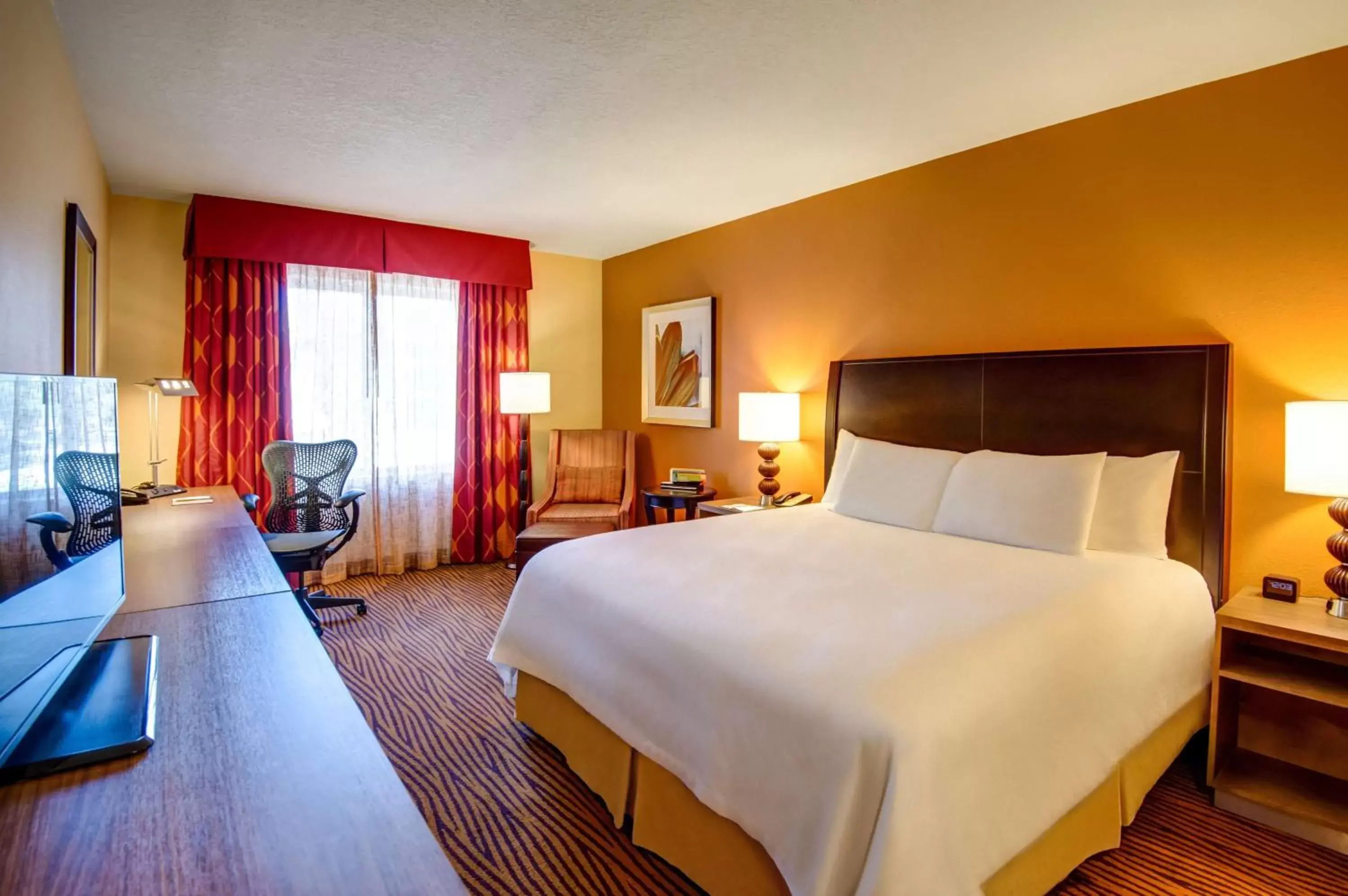 Bedroom, Bed in Hilton Garden Inn Tampa Ybor Historic District