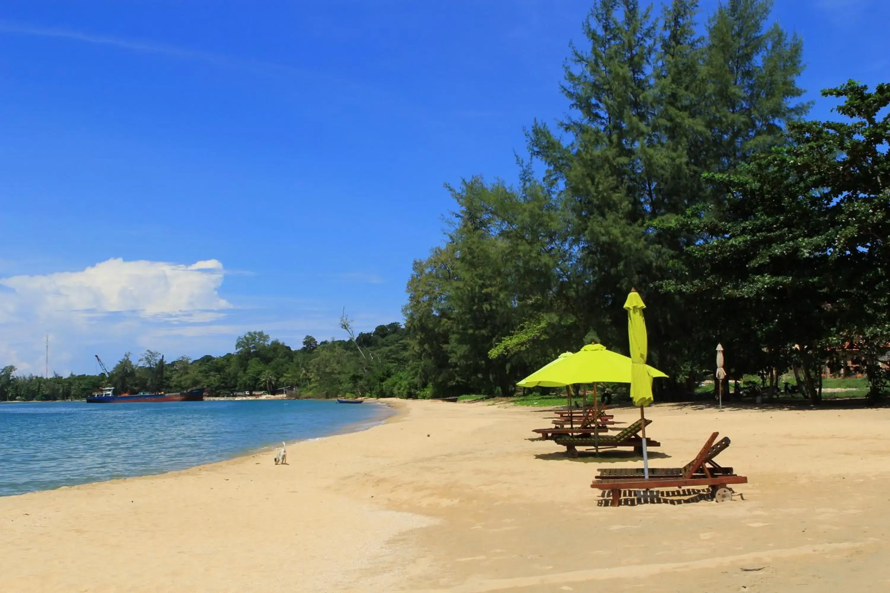 Beach in Vung Bau Resort