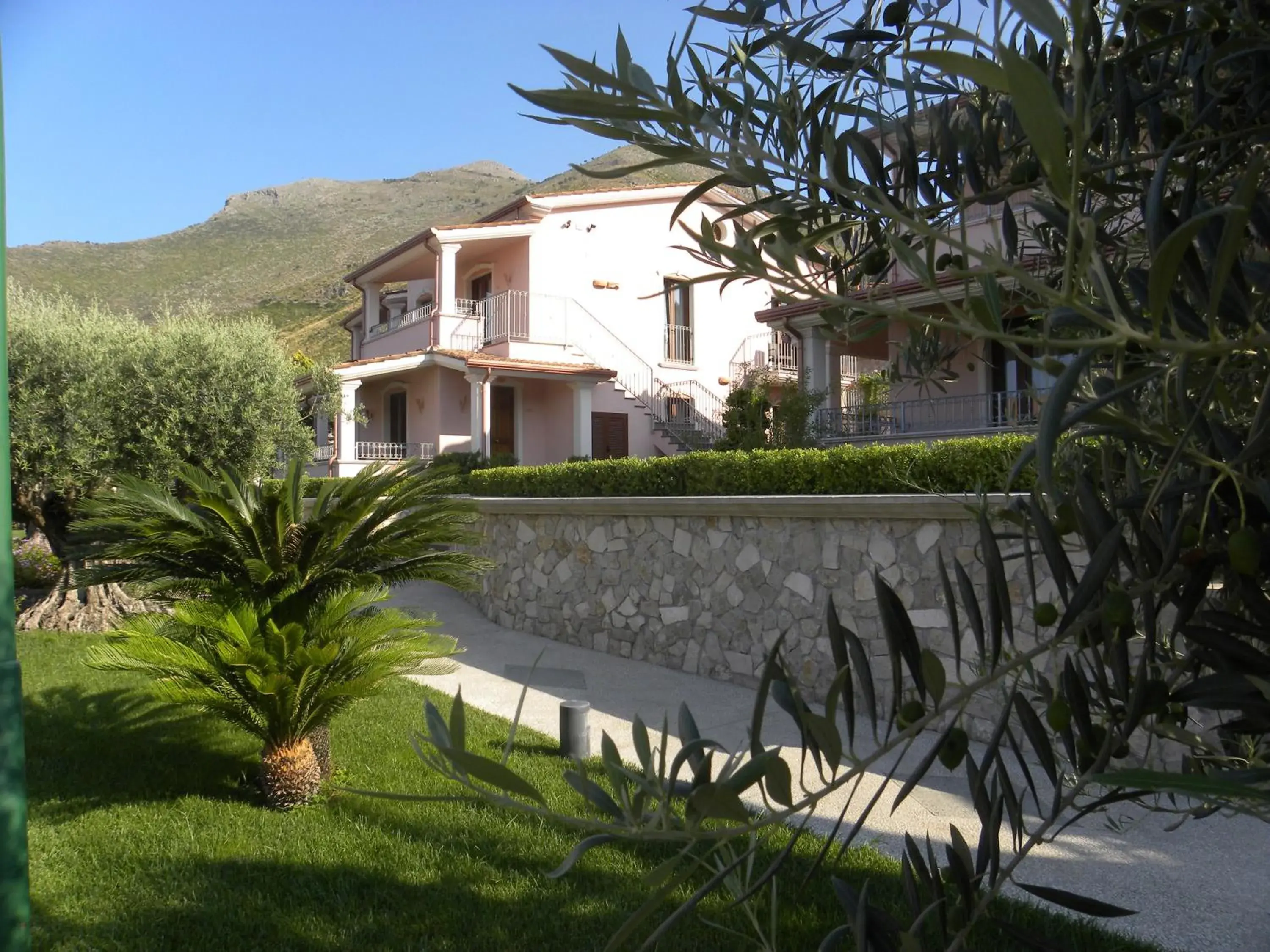 Facade/entrance, Property Building in Hotel Ristorante Borgo La Tana