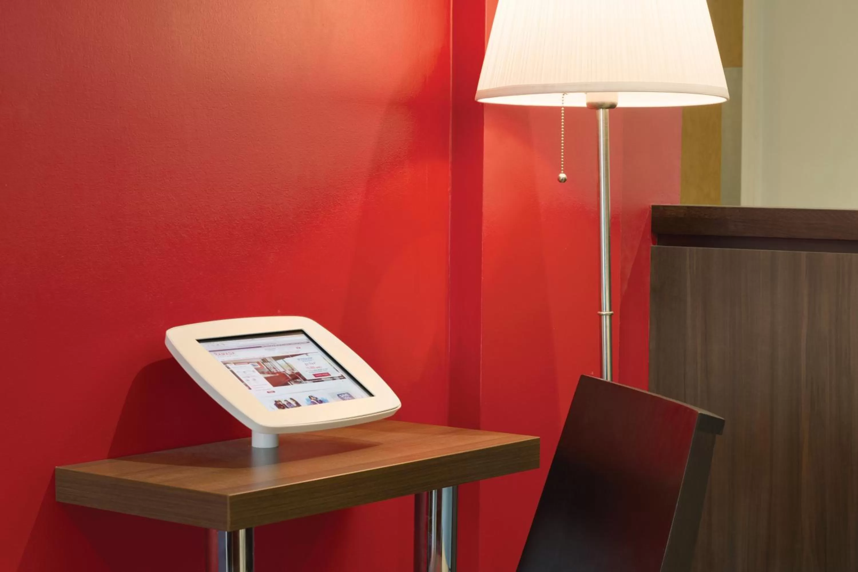 Business facilities in Ramada Wakefield