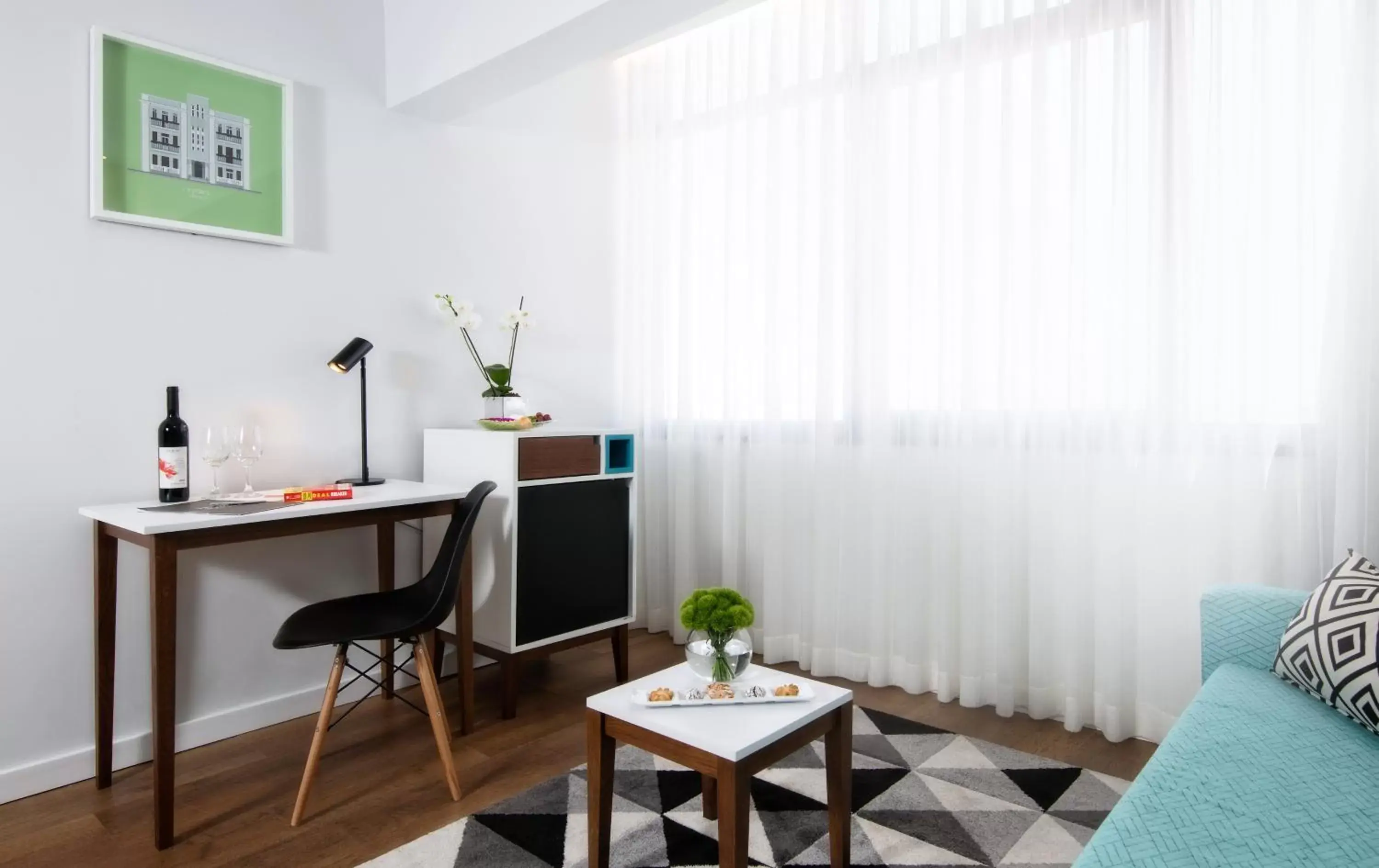 Bedroom, Seating Area in Prima Tel Aviv Hotel