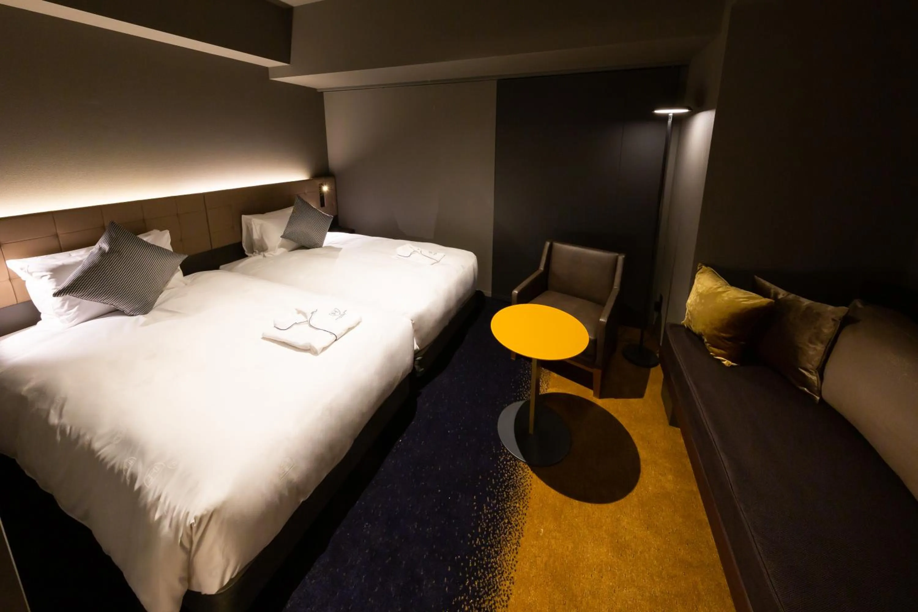 Bed in The Royal Park Canvas - Ginza 8