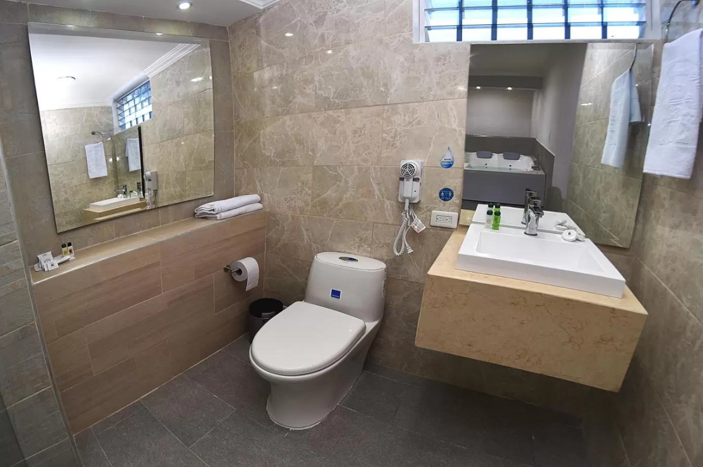 Bathroom in Hotel Caquetá Real HSC