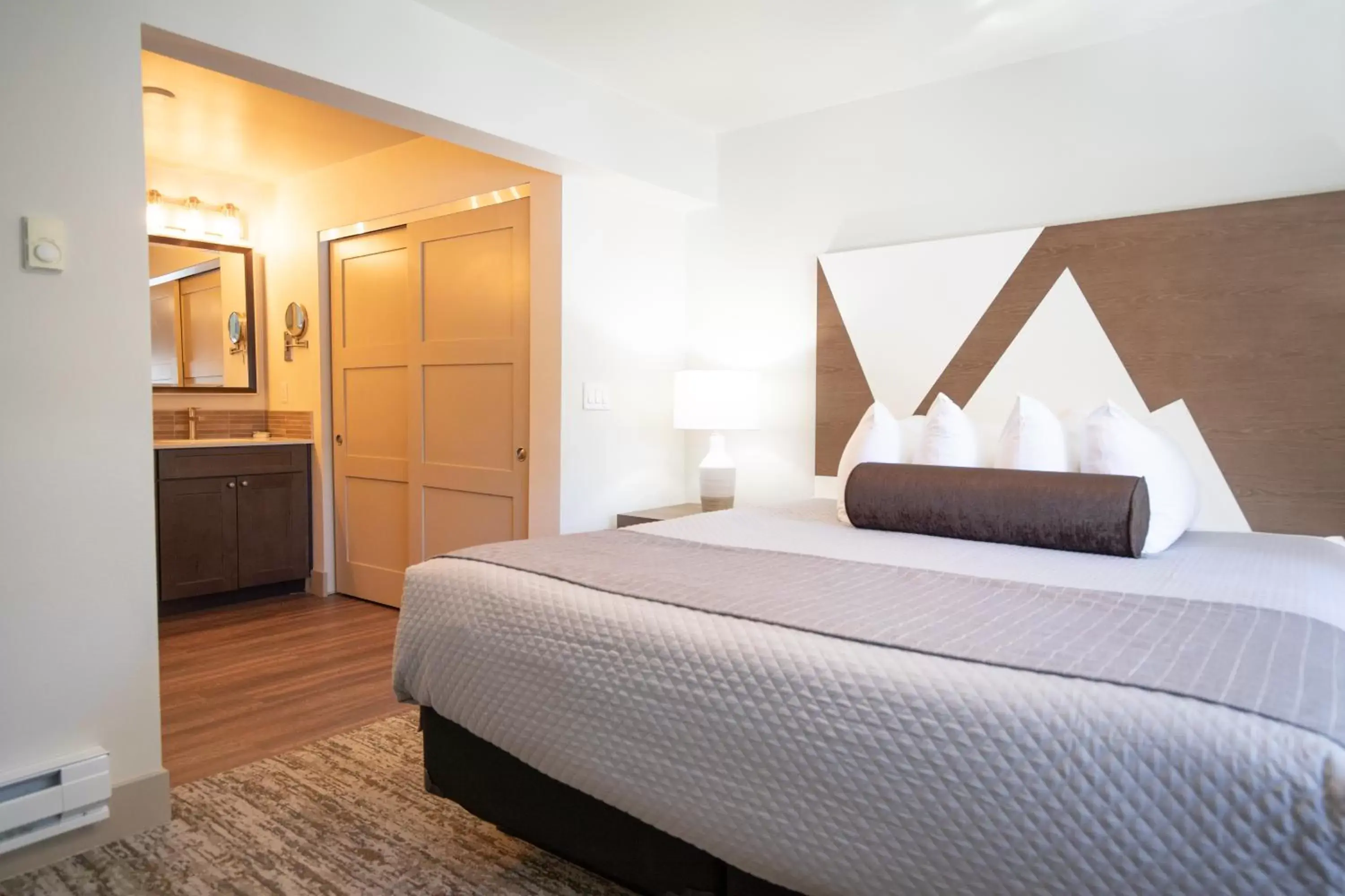 Bedroom, Bed in Tahoe Trail Resort