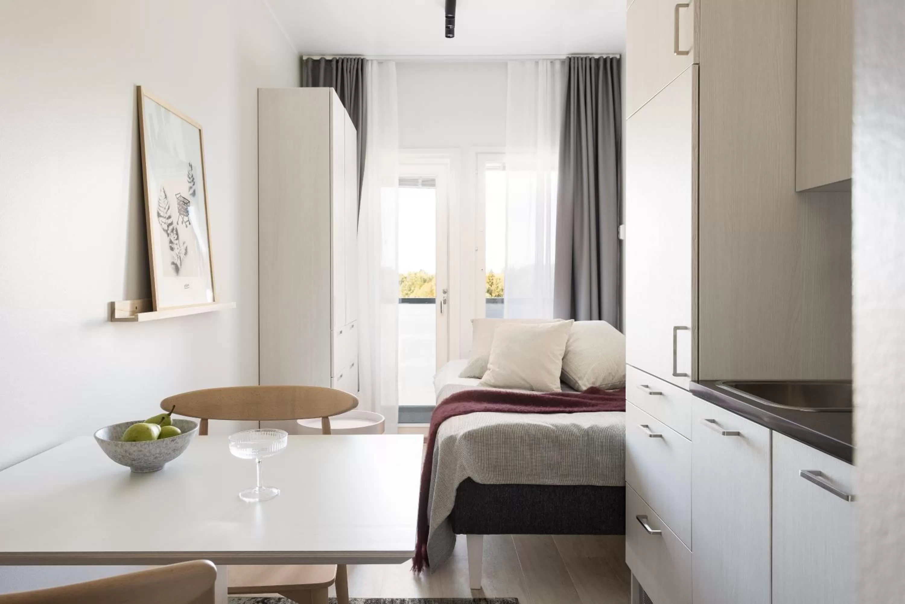 Photo of the whole room, Bed in Noli Myyrmäki