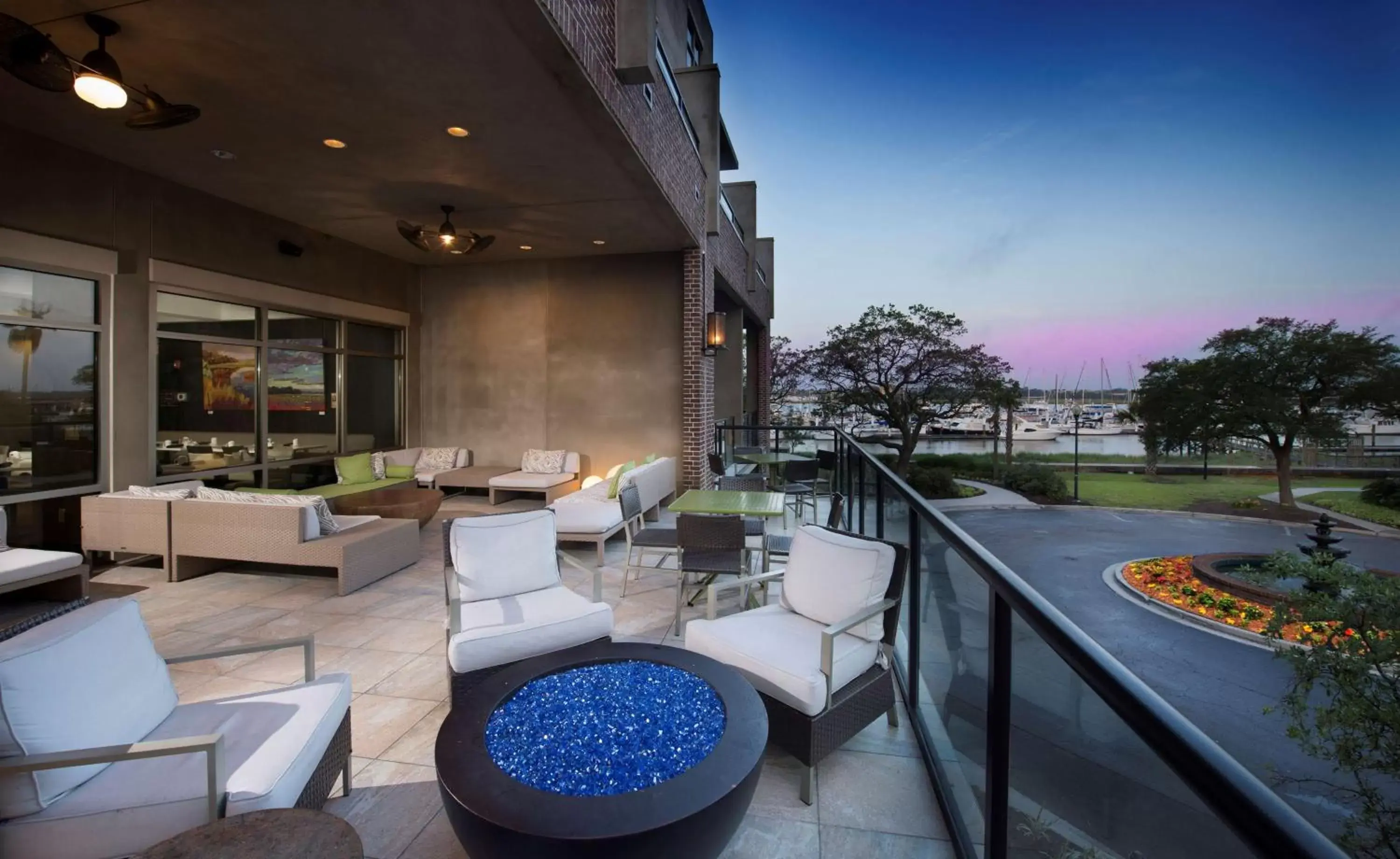 Patio in Hilton Garden Inn Charleston Waterfront/Downtown