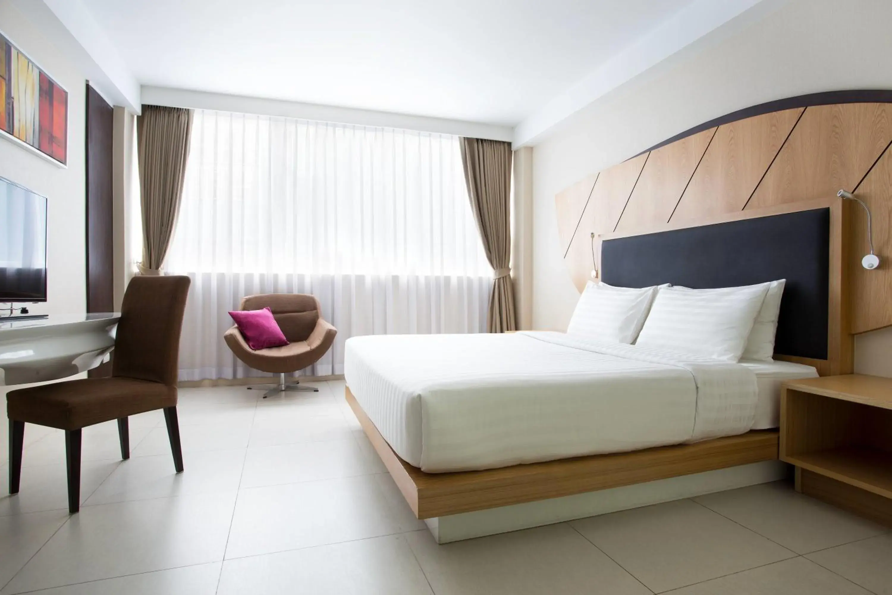 Photo of the whole room, Bed in Hotel Icon Bangkok Sukhumvit 2