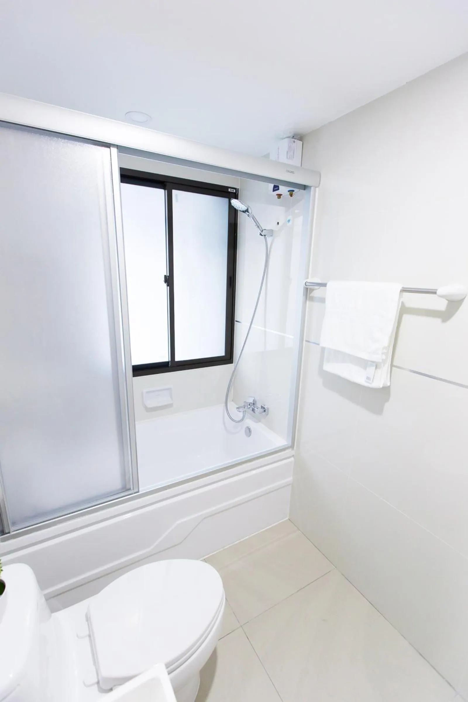 Shower in Like Sukhumvit 22