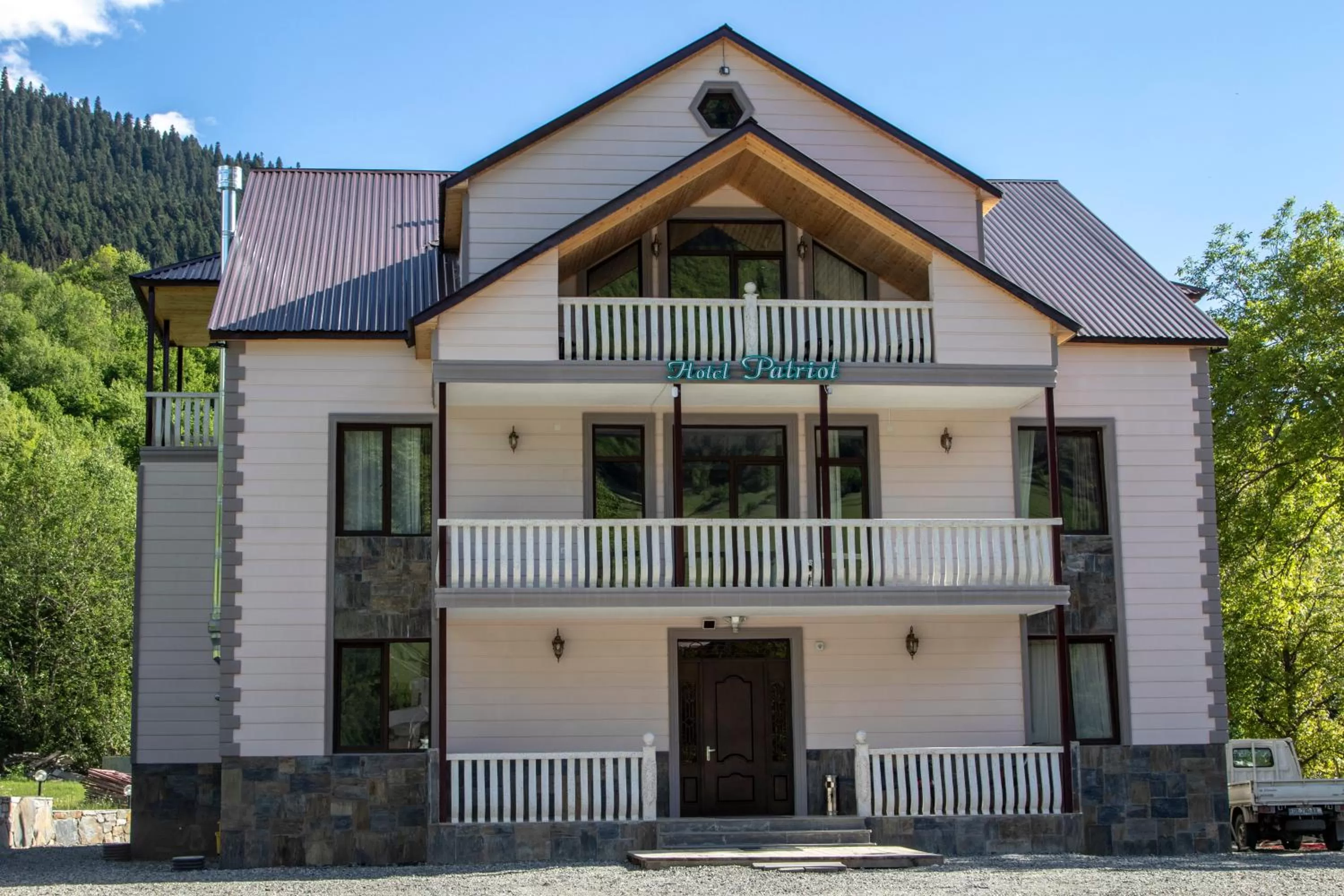 Property building in Hotel Patriot