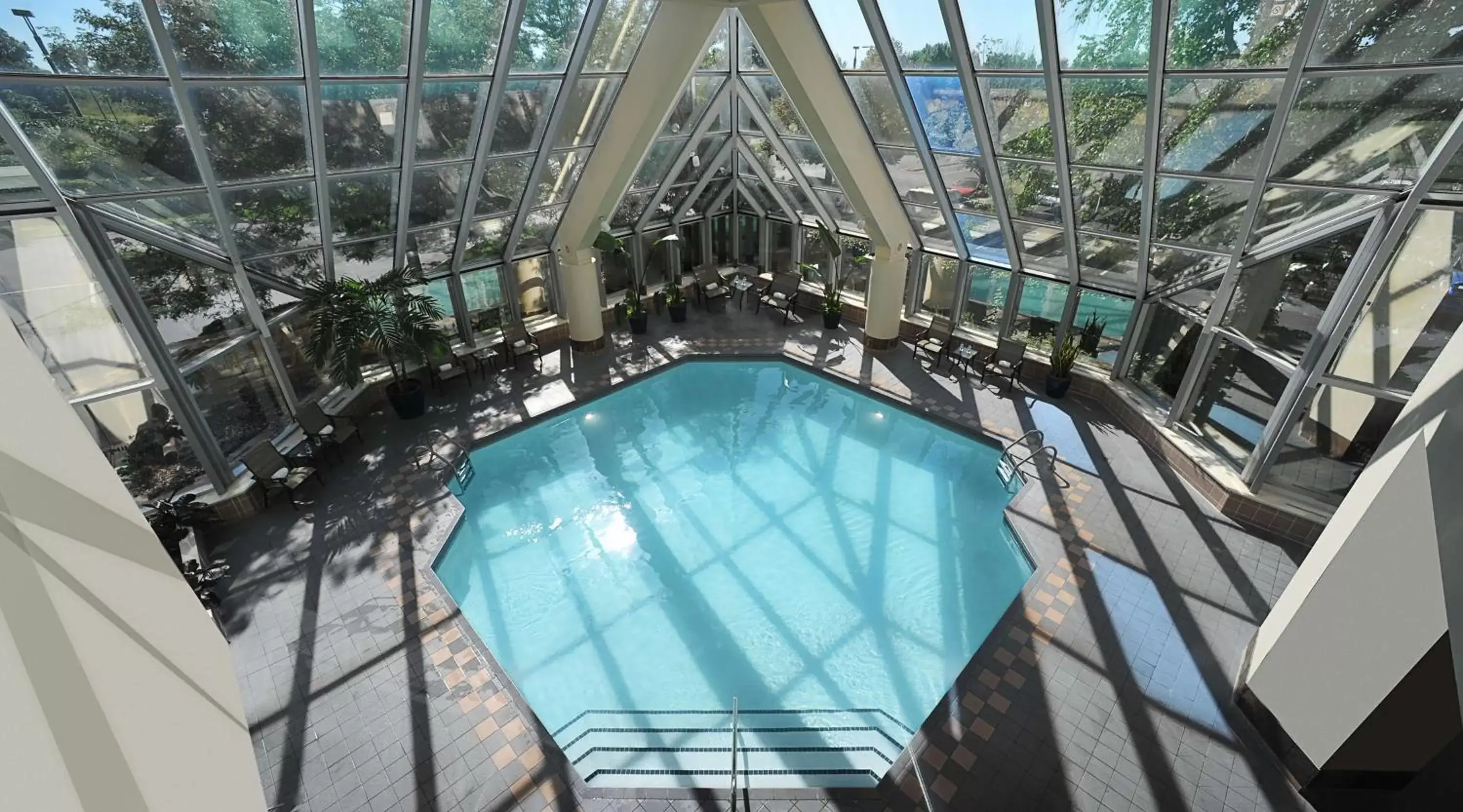 Pool View in Hilton Minneapolis-St Paul Airport