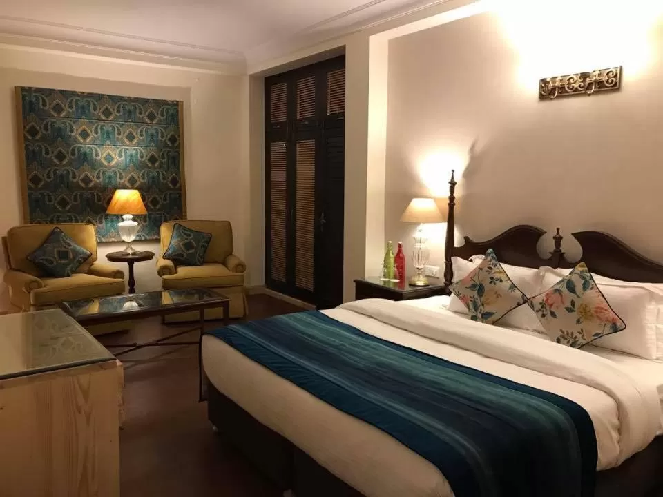 Photo of the whole room, Bed in The Oaktree House