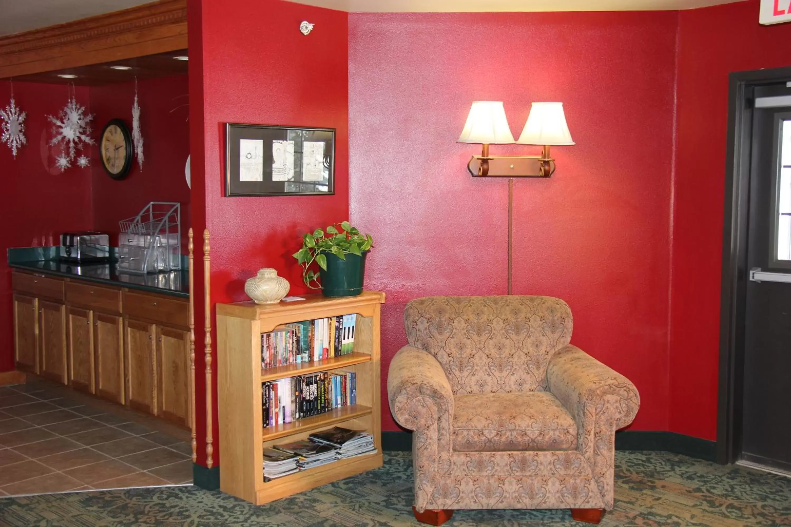 Seating Area in Homestead Inn and Suites