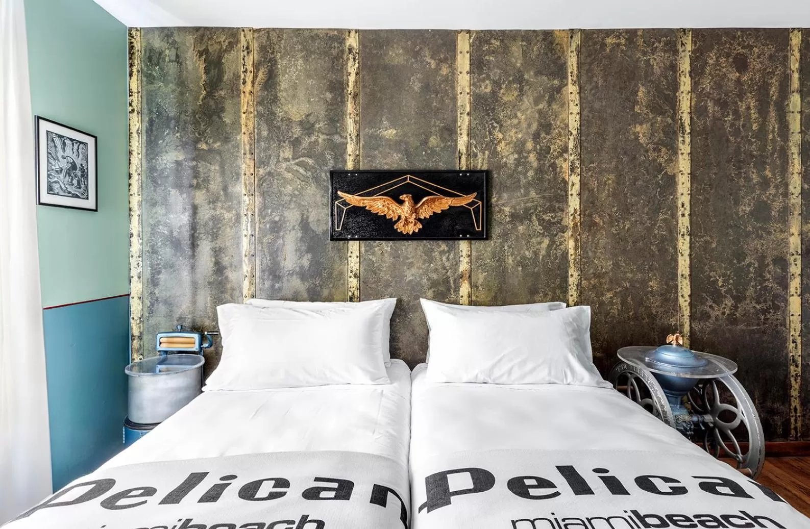 Photo of the whole room, Bed in Pelican Hotel