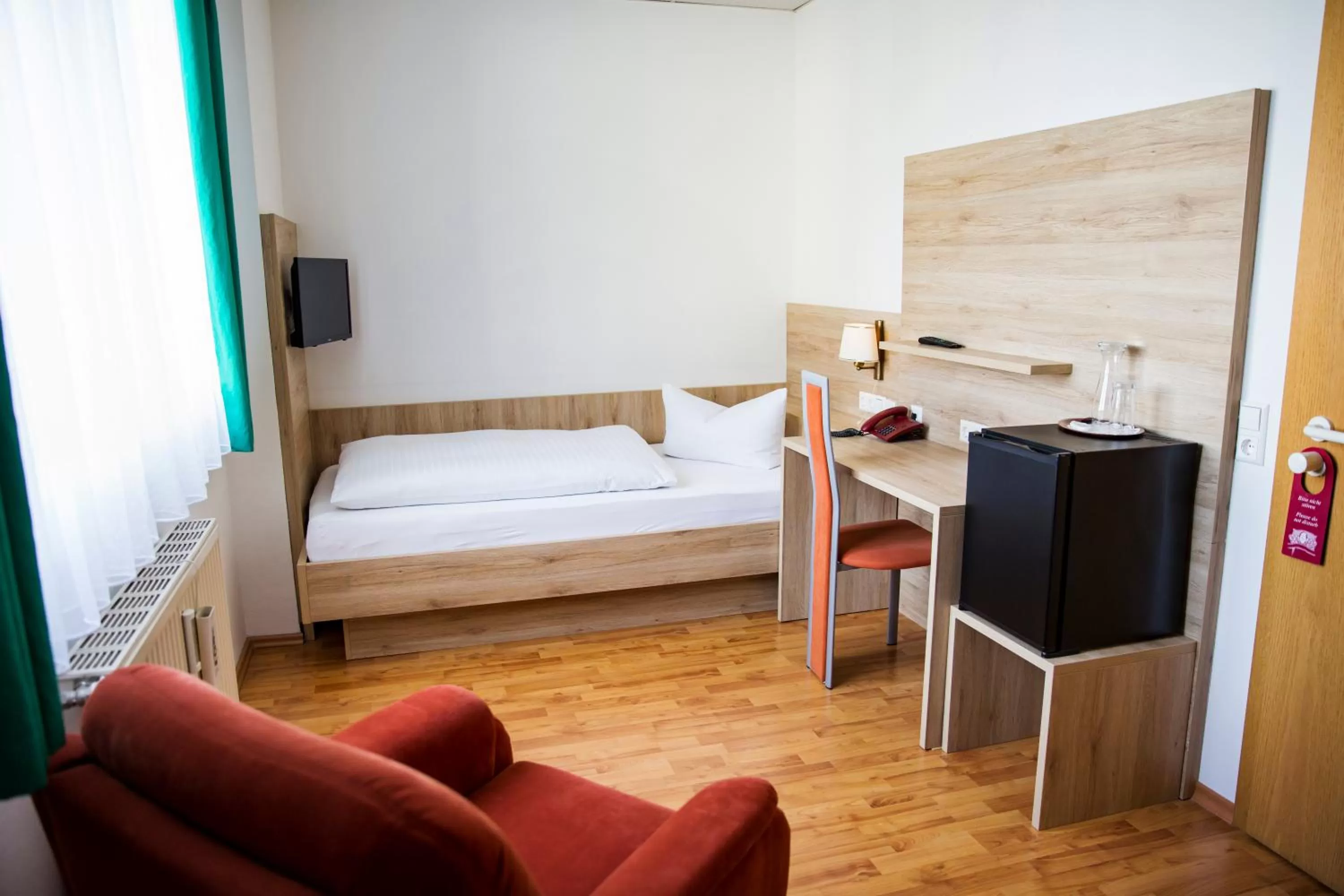 Bedroom, Bed in Hotel am Römerplatz