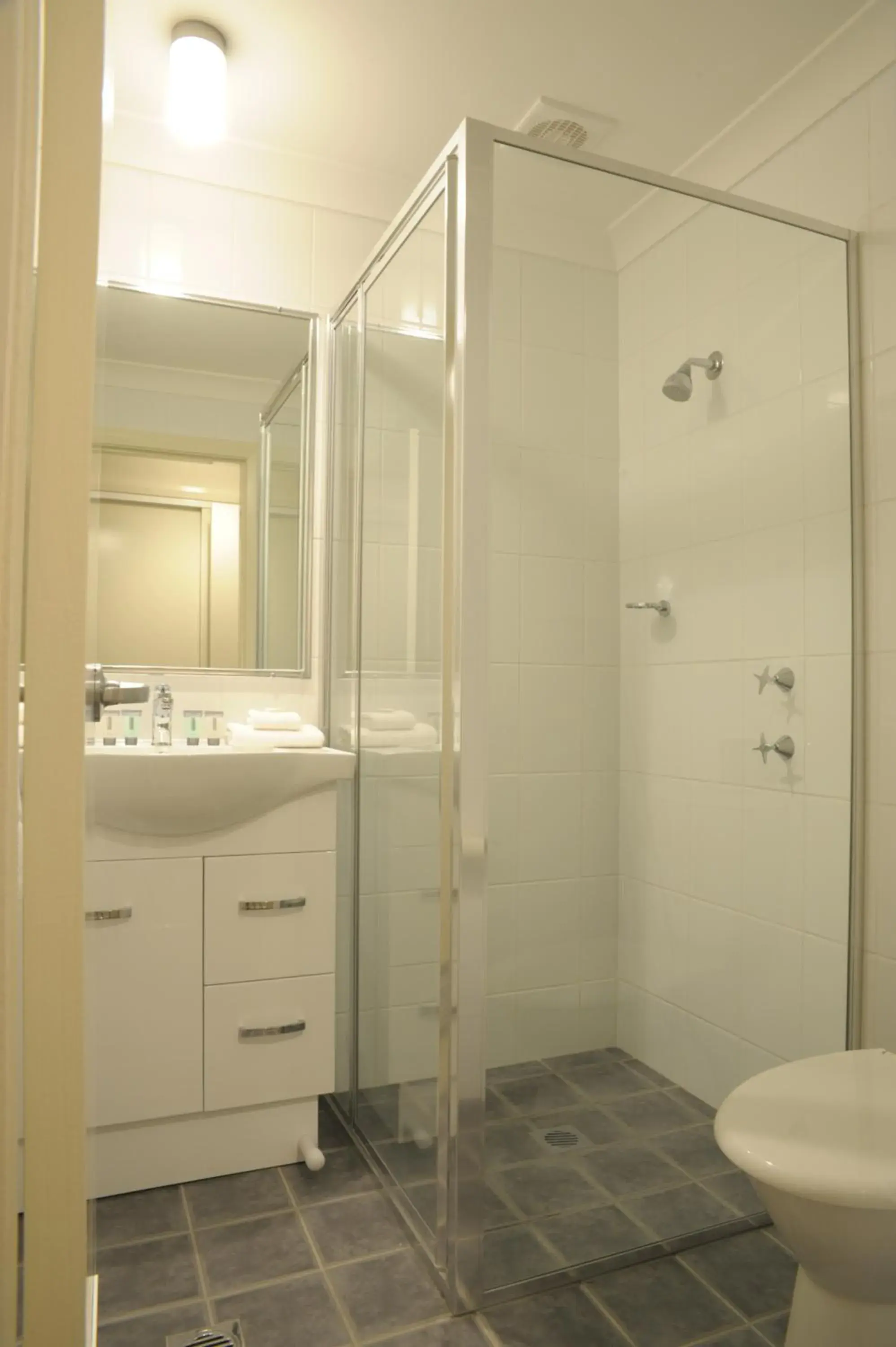 Shower, Bathroom in Havannah Accommodation