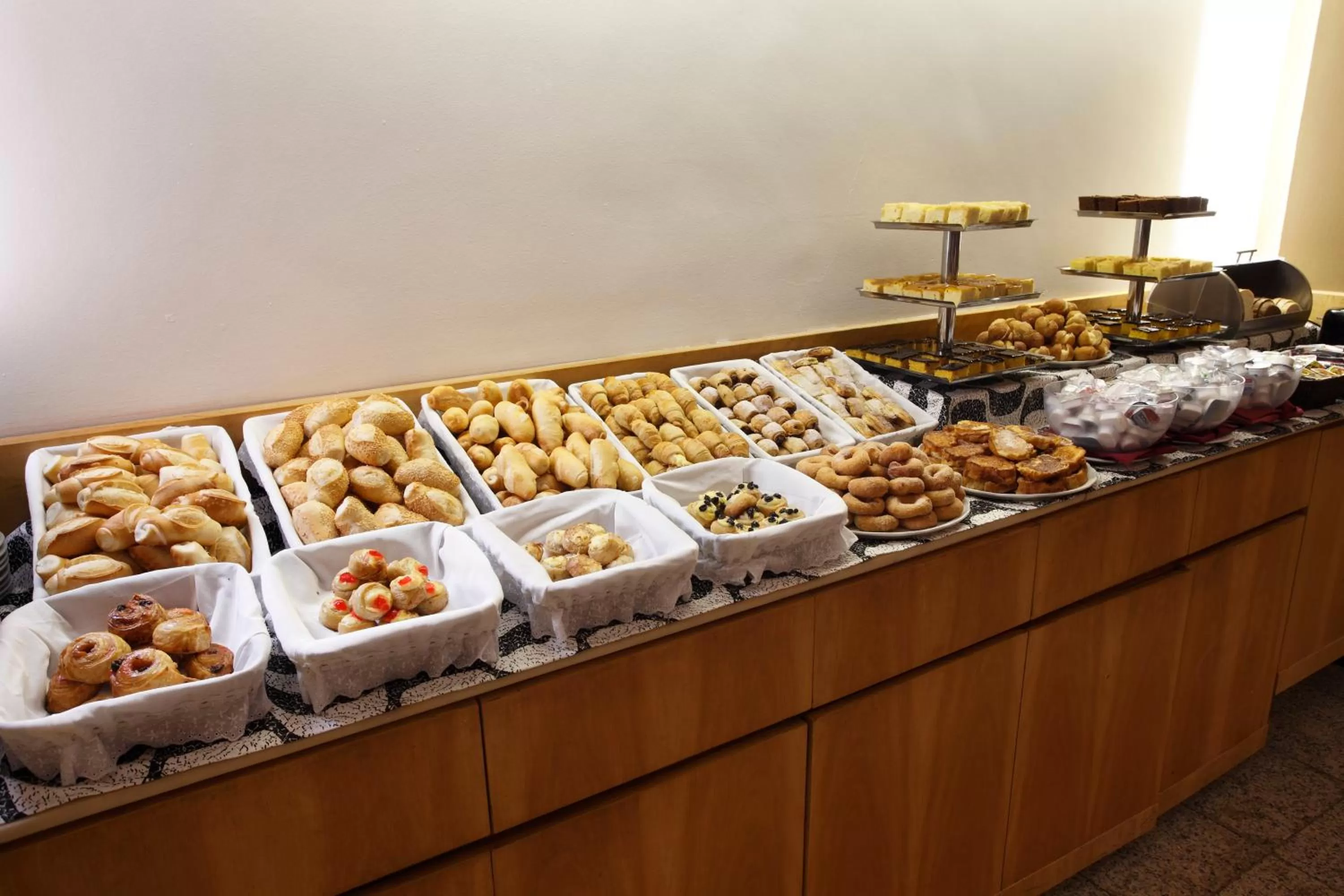 Restaurant/places to eat in Royal Rio Palace Hotel