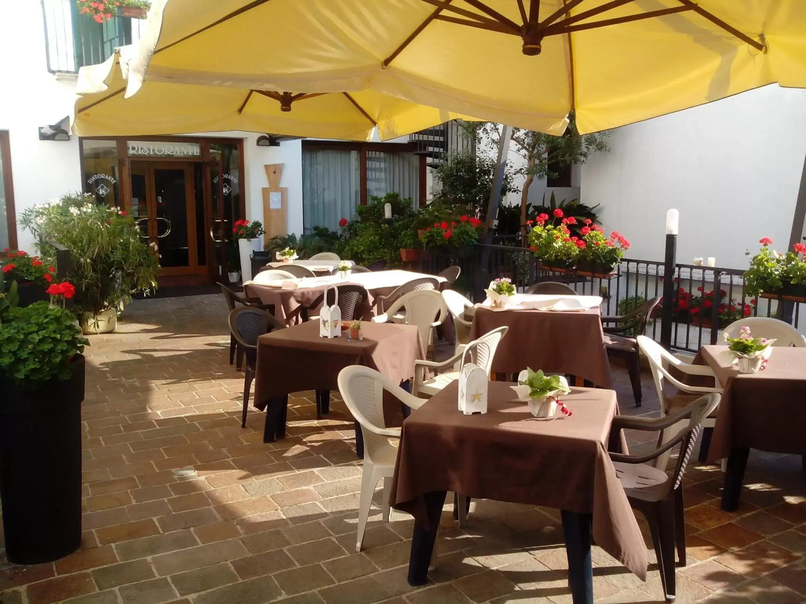 Garden, Restaurant/Places to Eat in Albergo Alla Speranza