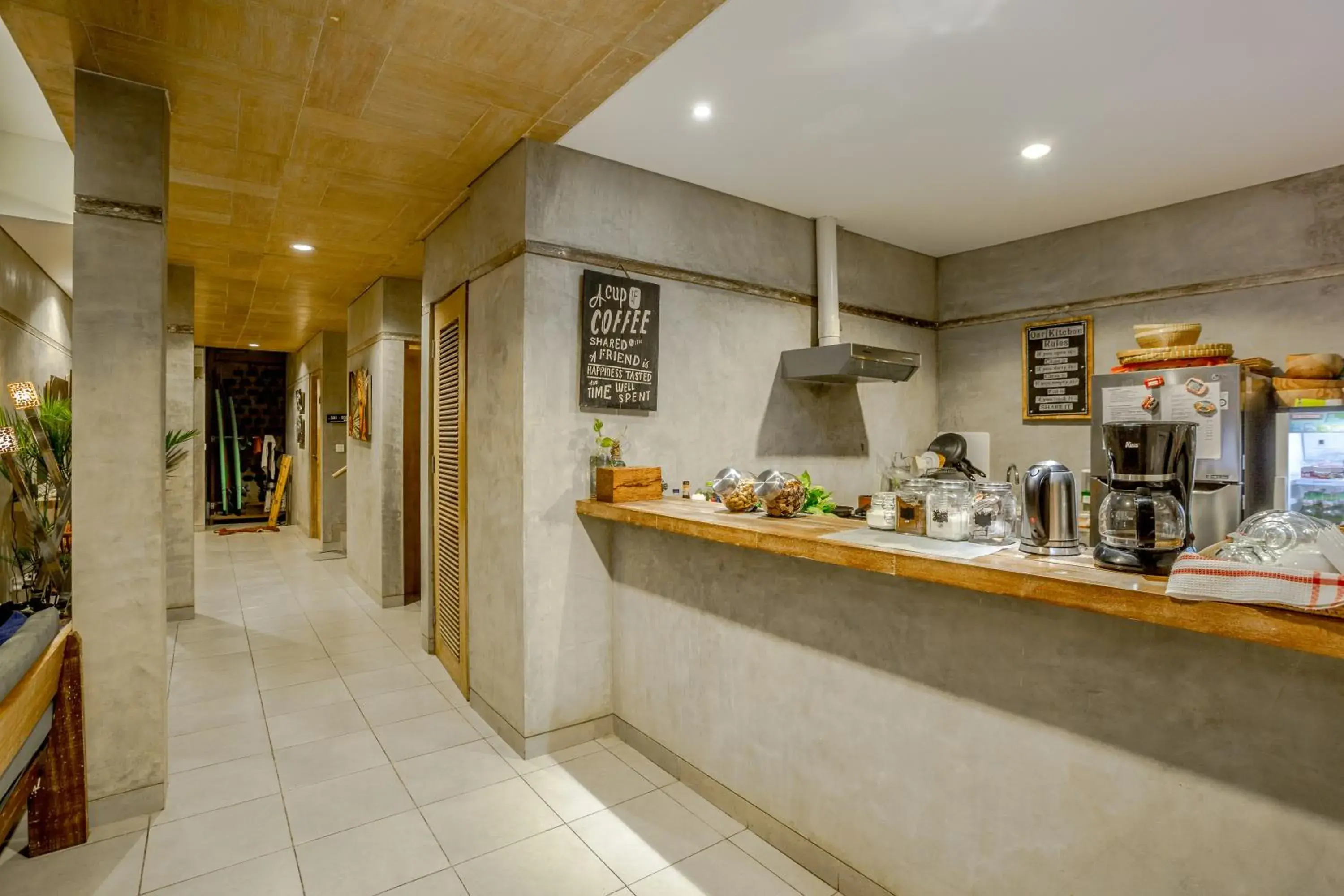 Communal kitchen, Restaurant/Places to Eat in Lokal Bali Hostel