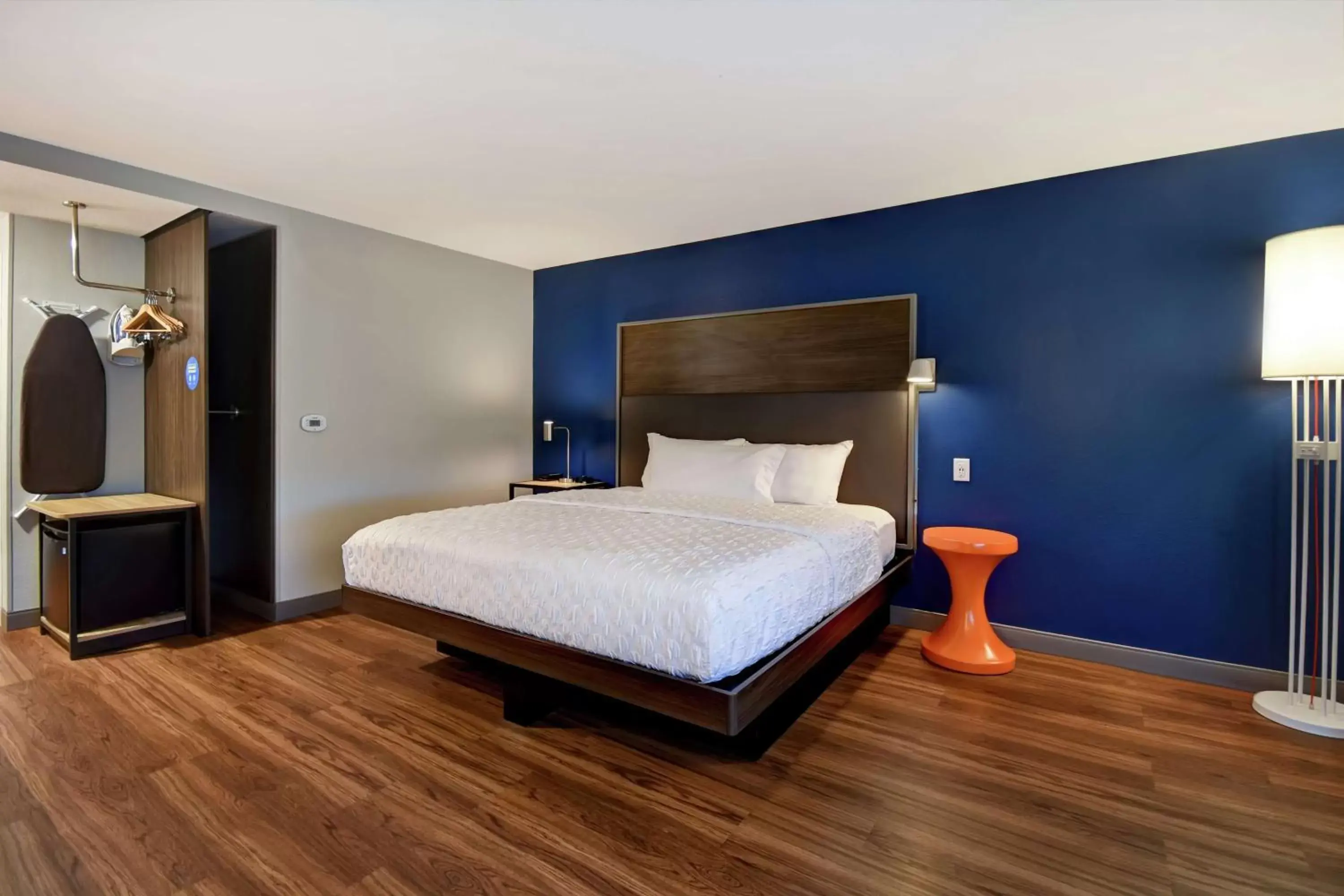 Bed in Tru By Hilton Denver South Park Meadows, Co