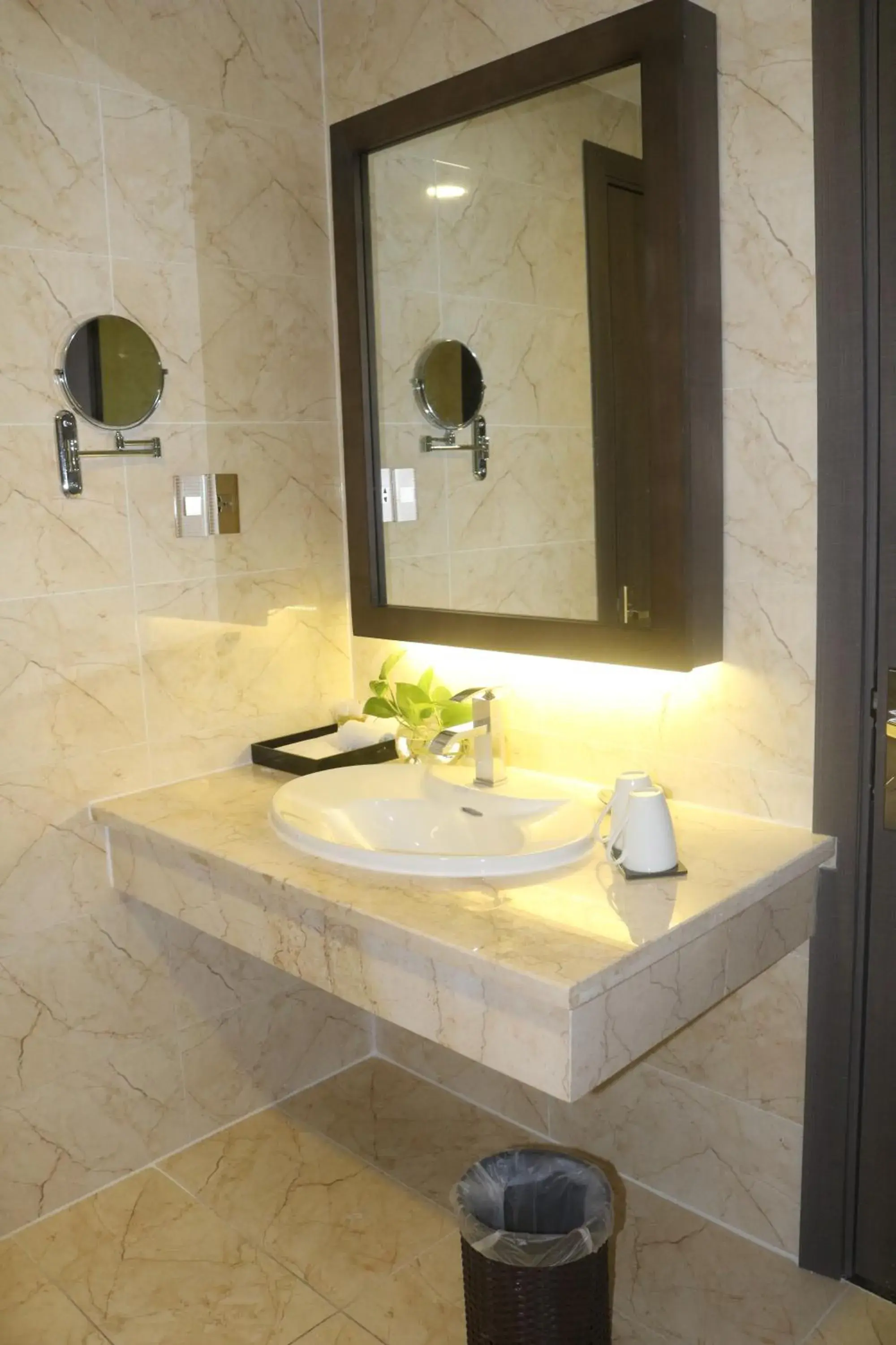 Bathroom in Muong Thanh Luxury Can Tho Hotel Bathroom in Muong Thanh Luxury Can Tho Hotel