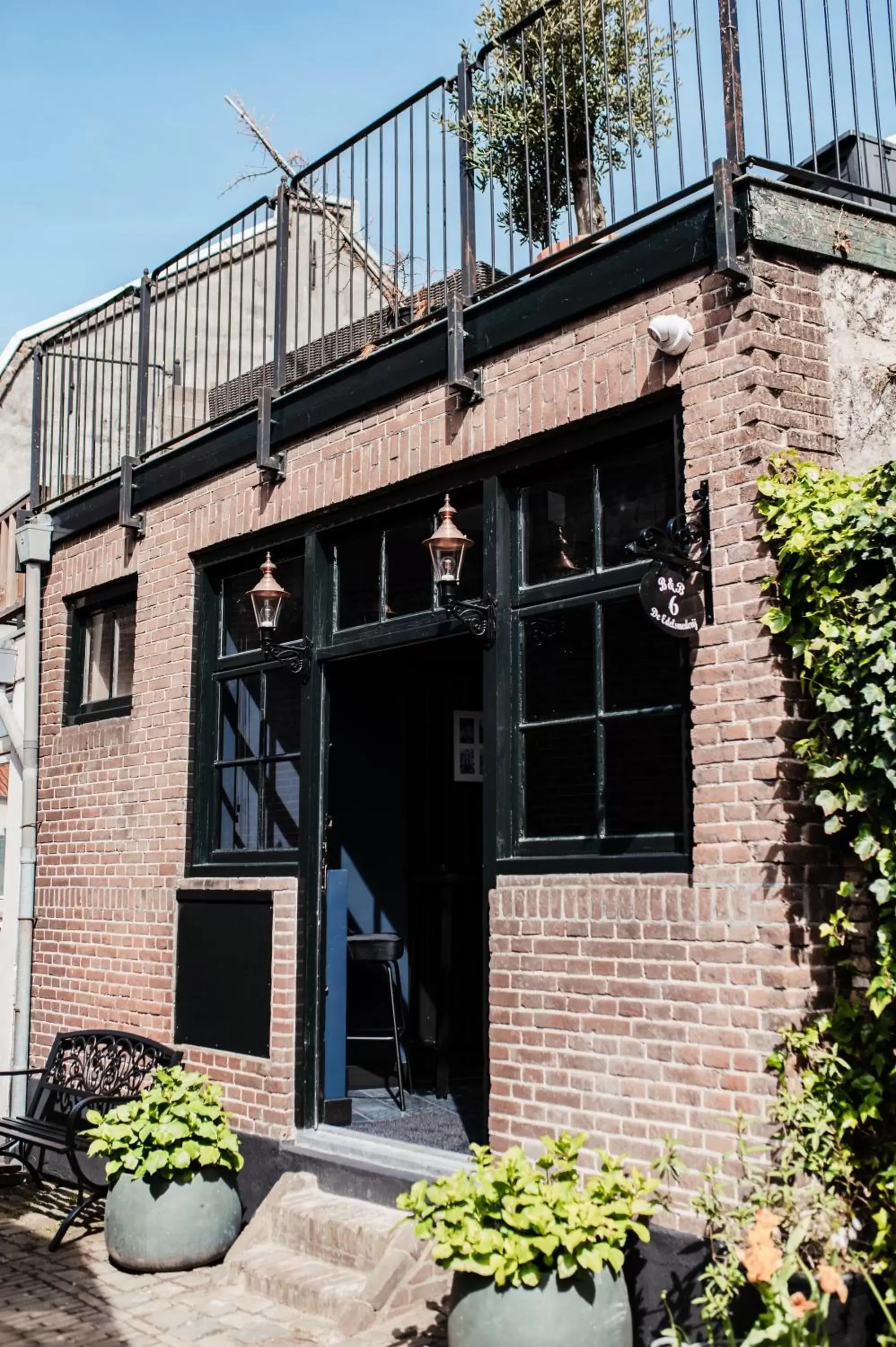 Patio, Property Building in B&B De Edelsmederij