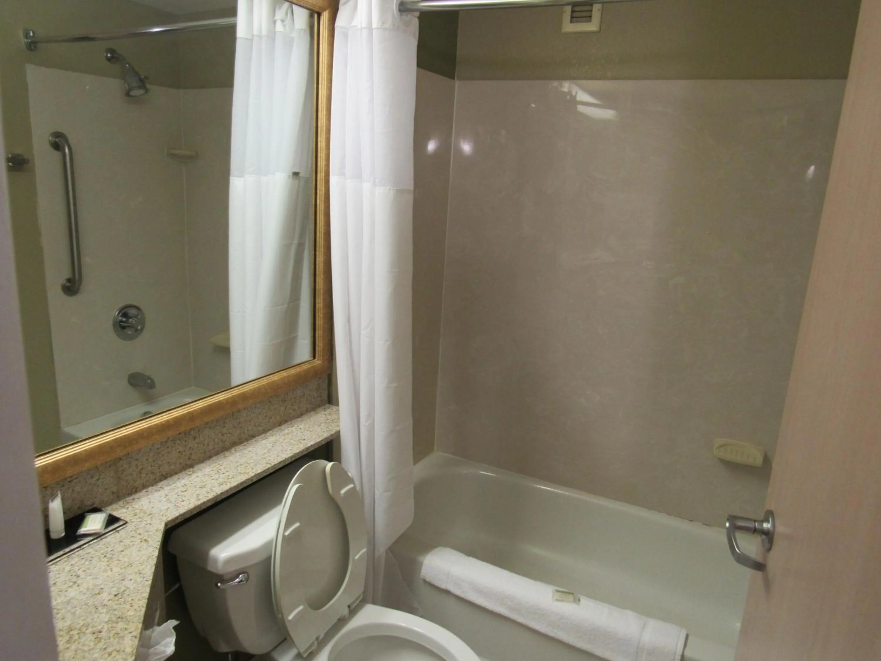 Super 8 by Wyndham New Cumberland