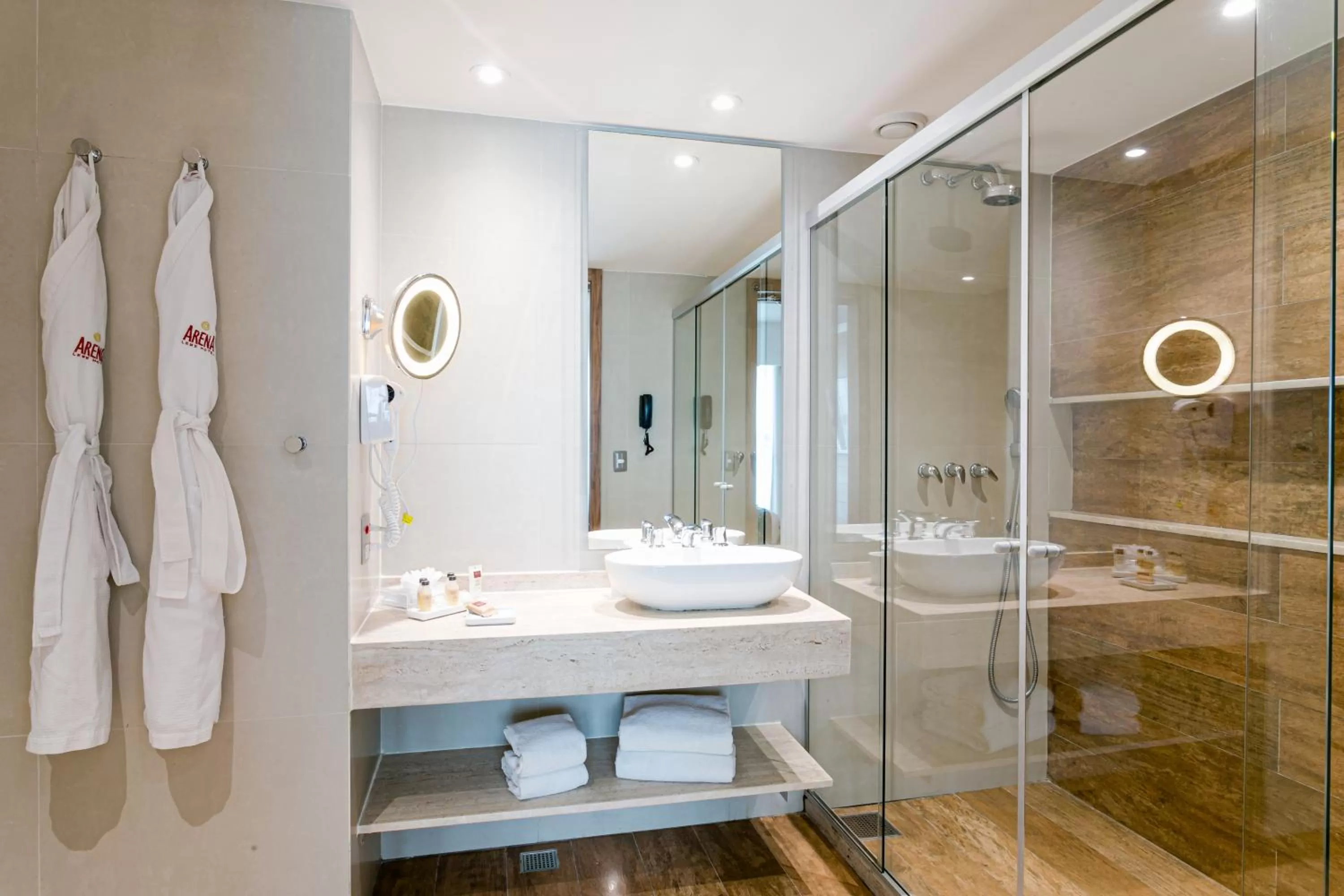 Bathroom in Arena Leme Hotel