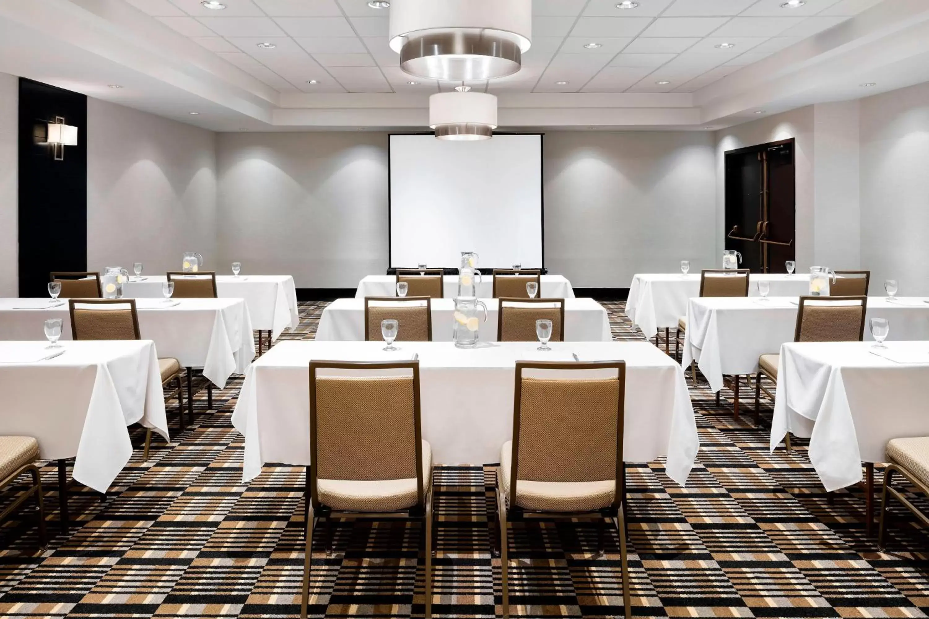 Meeting/conference room in Four Points by Sheraton Mississauga Meadowvale